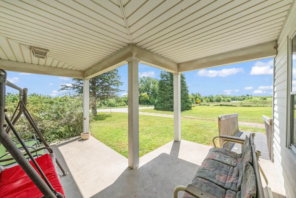 23852 25 Avenue Property Photo 16