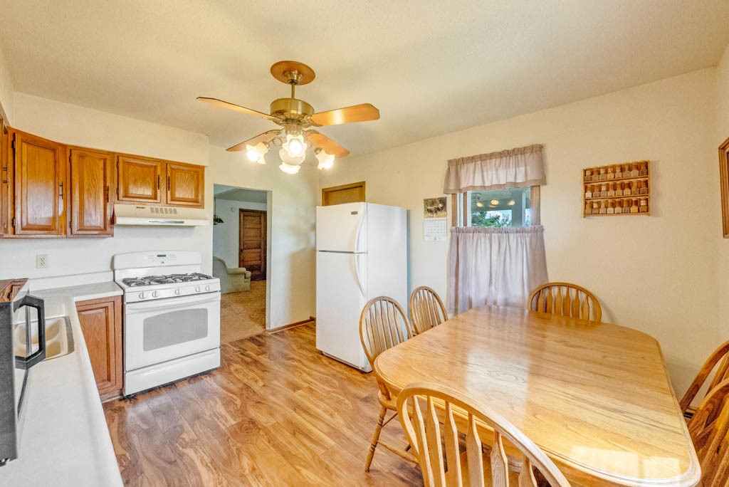 23852 25 Avenue Property Photo 20