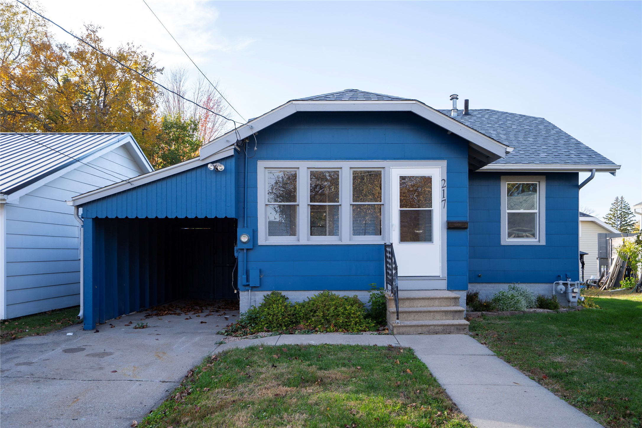 217 E 14th Street N Property Photo 1