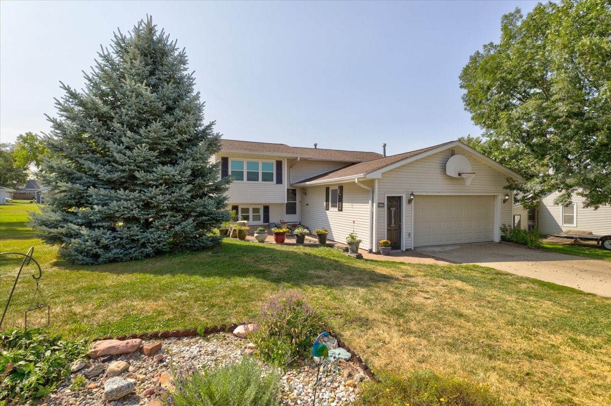 606 S Green Street Property Photo 1