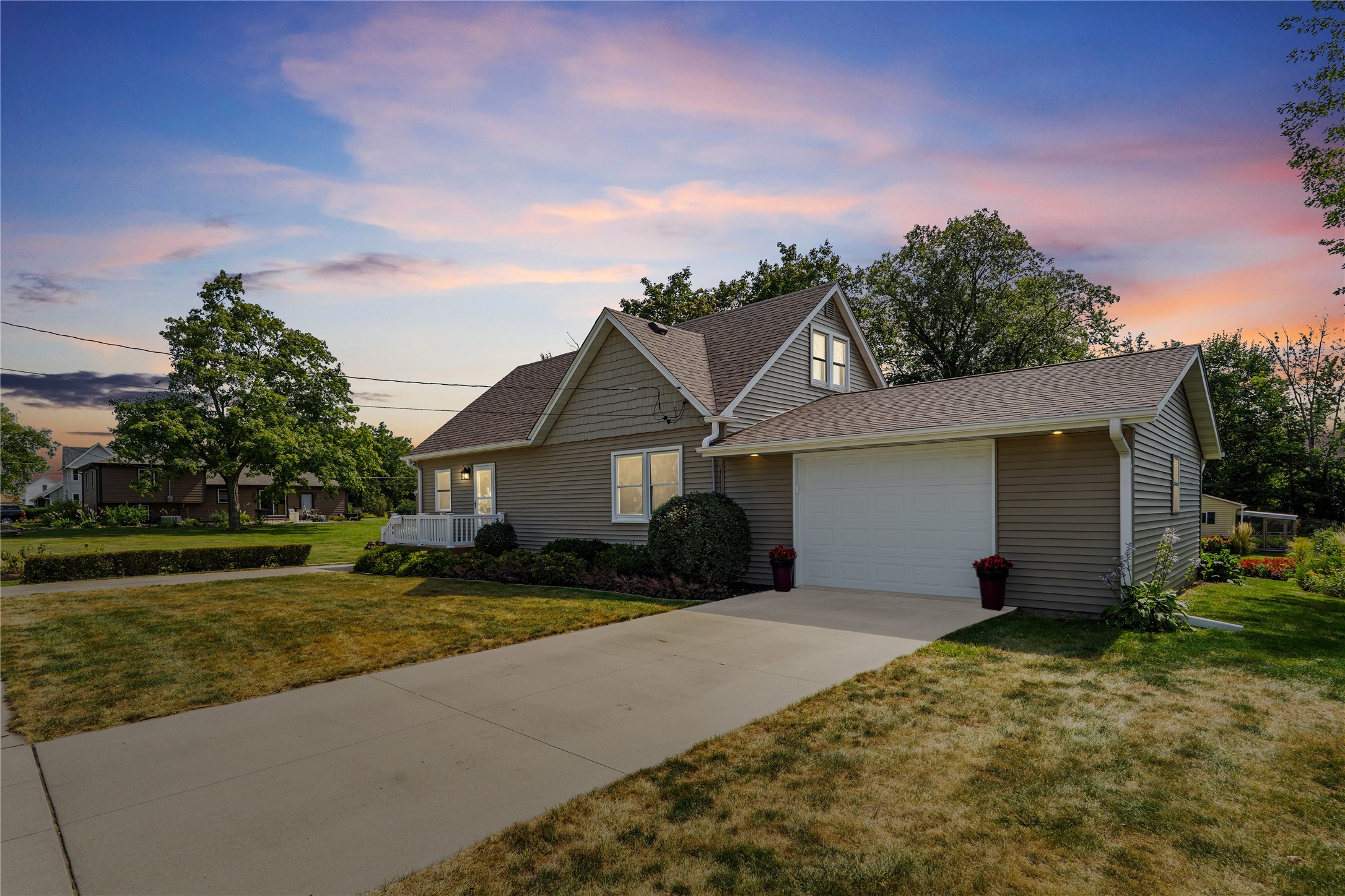 1706 8th Avenue Property Photo 1