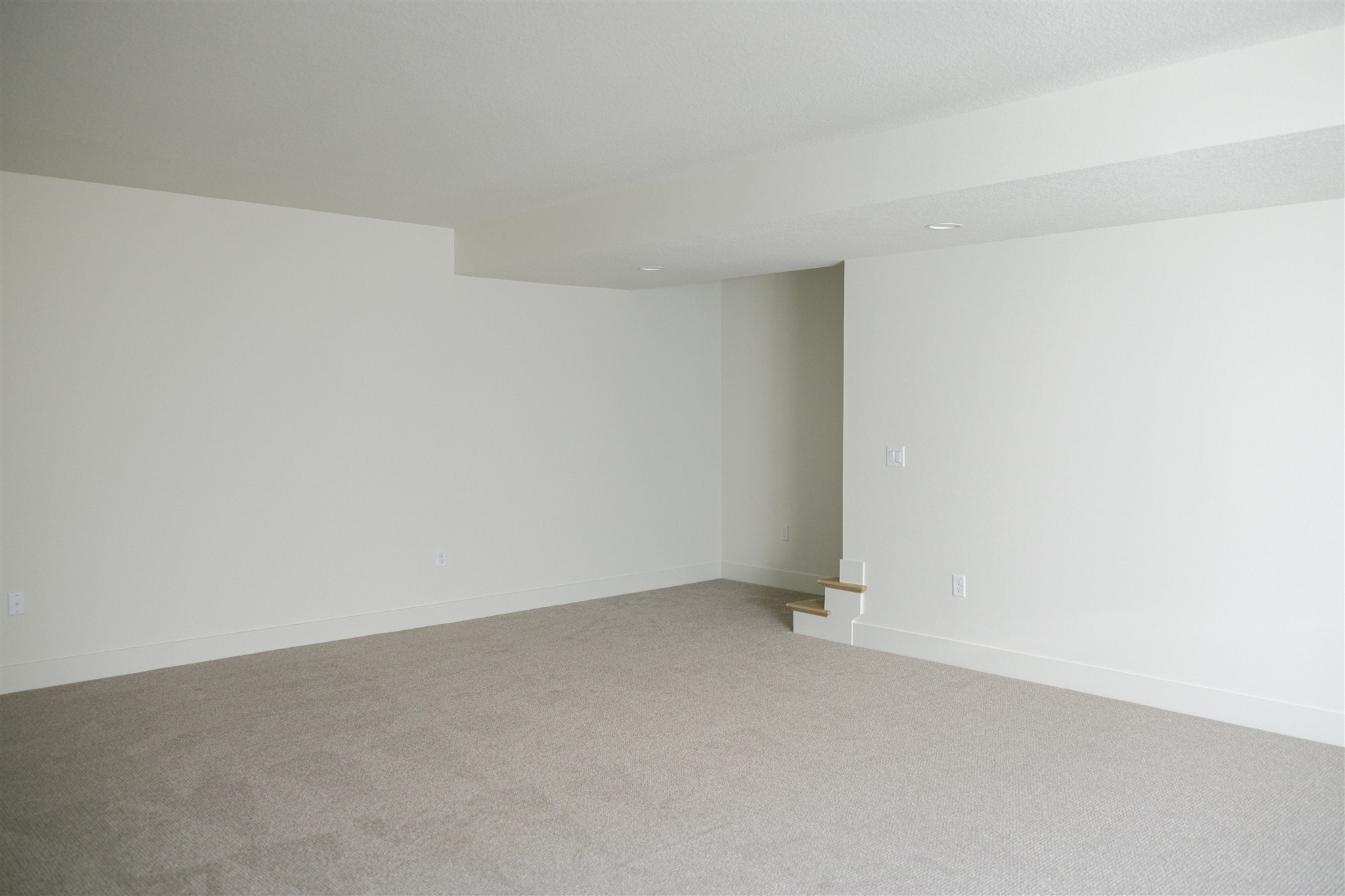 285 S Marigold Avenue Property Photo 25