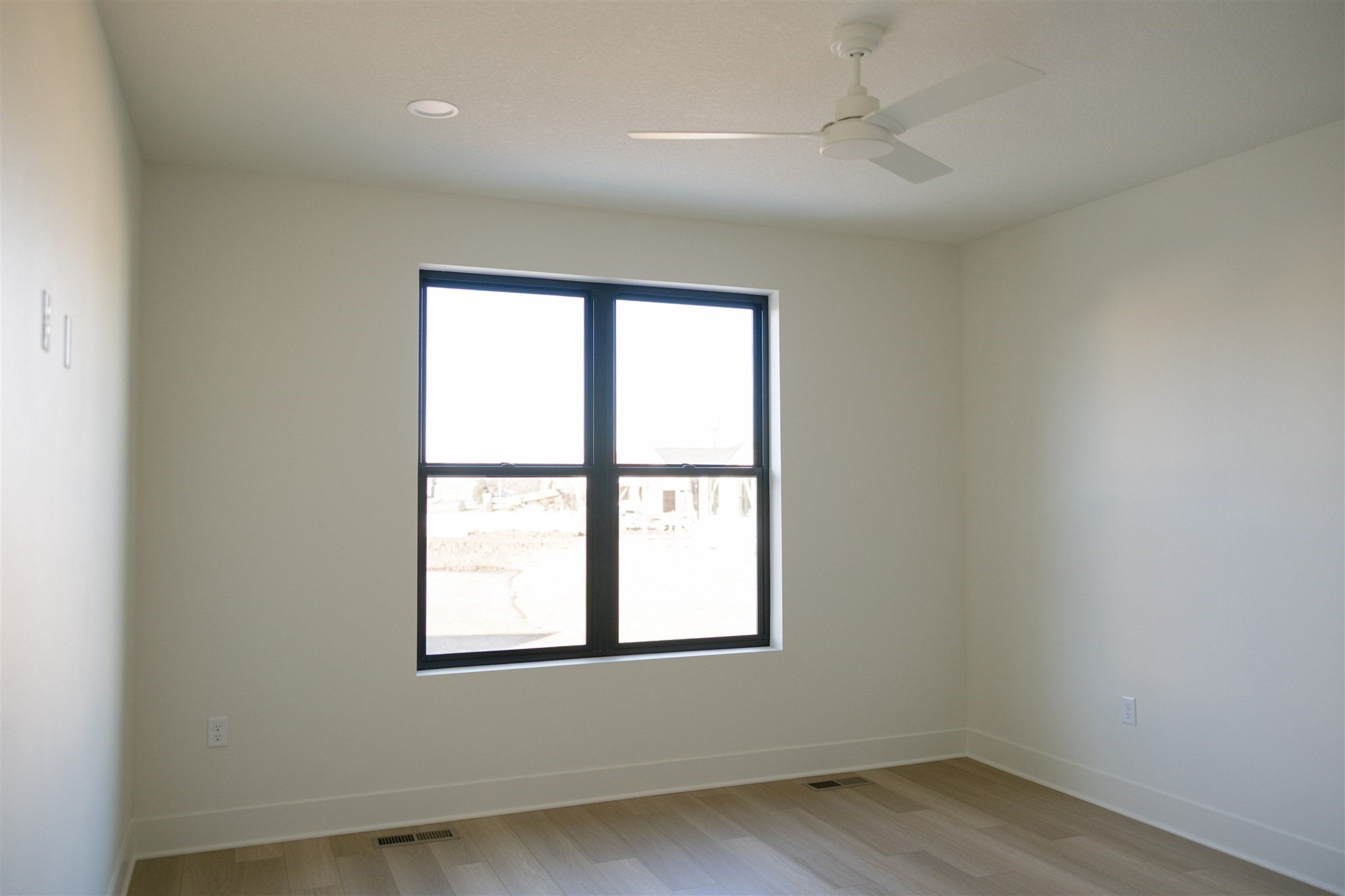 293 S Marigold Avenue Property Photo 15
