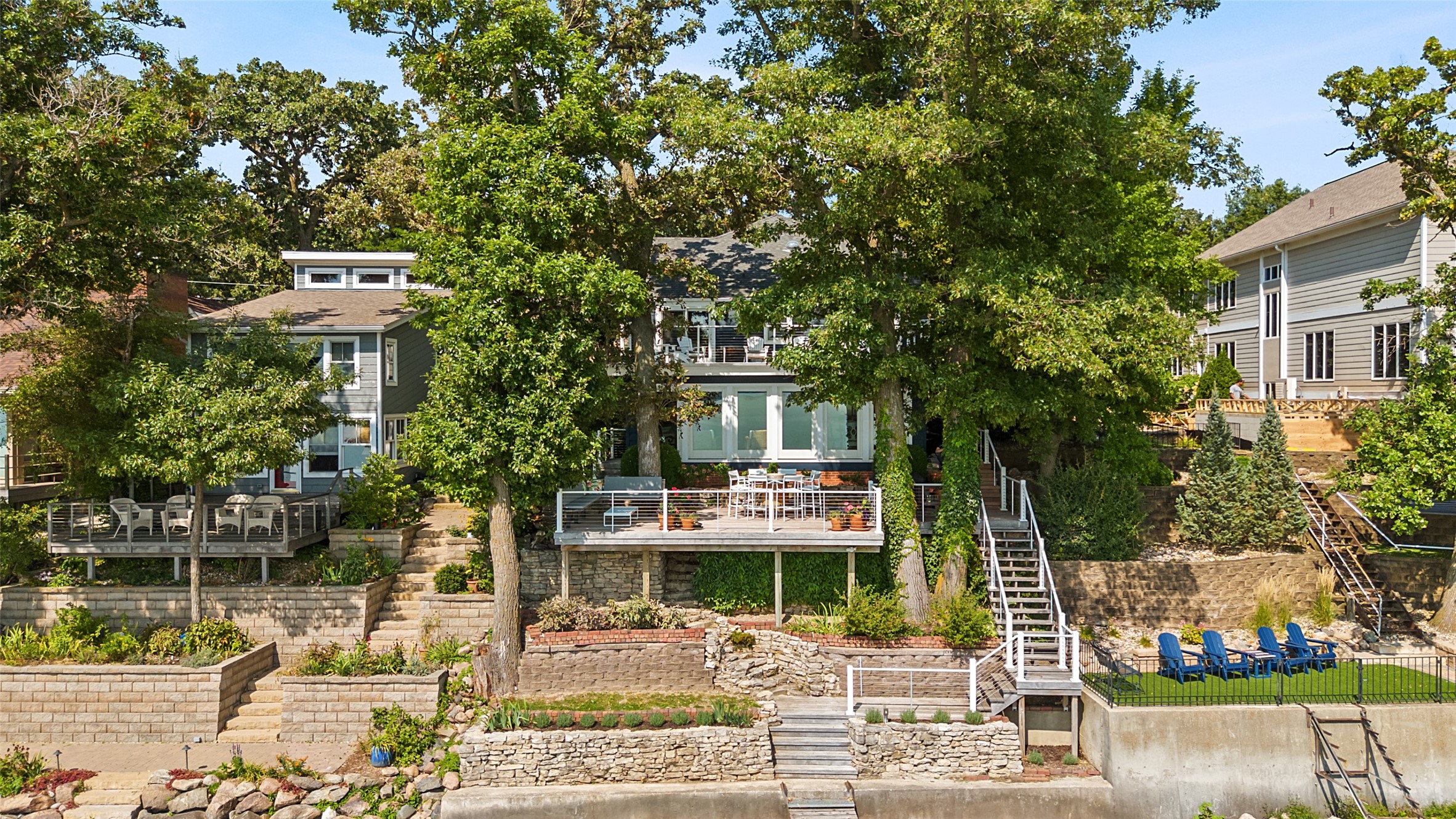 1517 N Shore Drive Property Photo 1