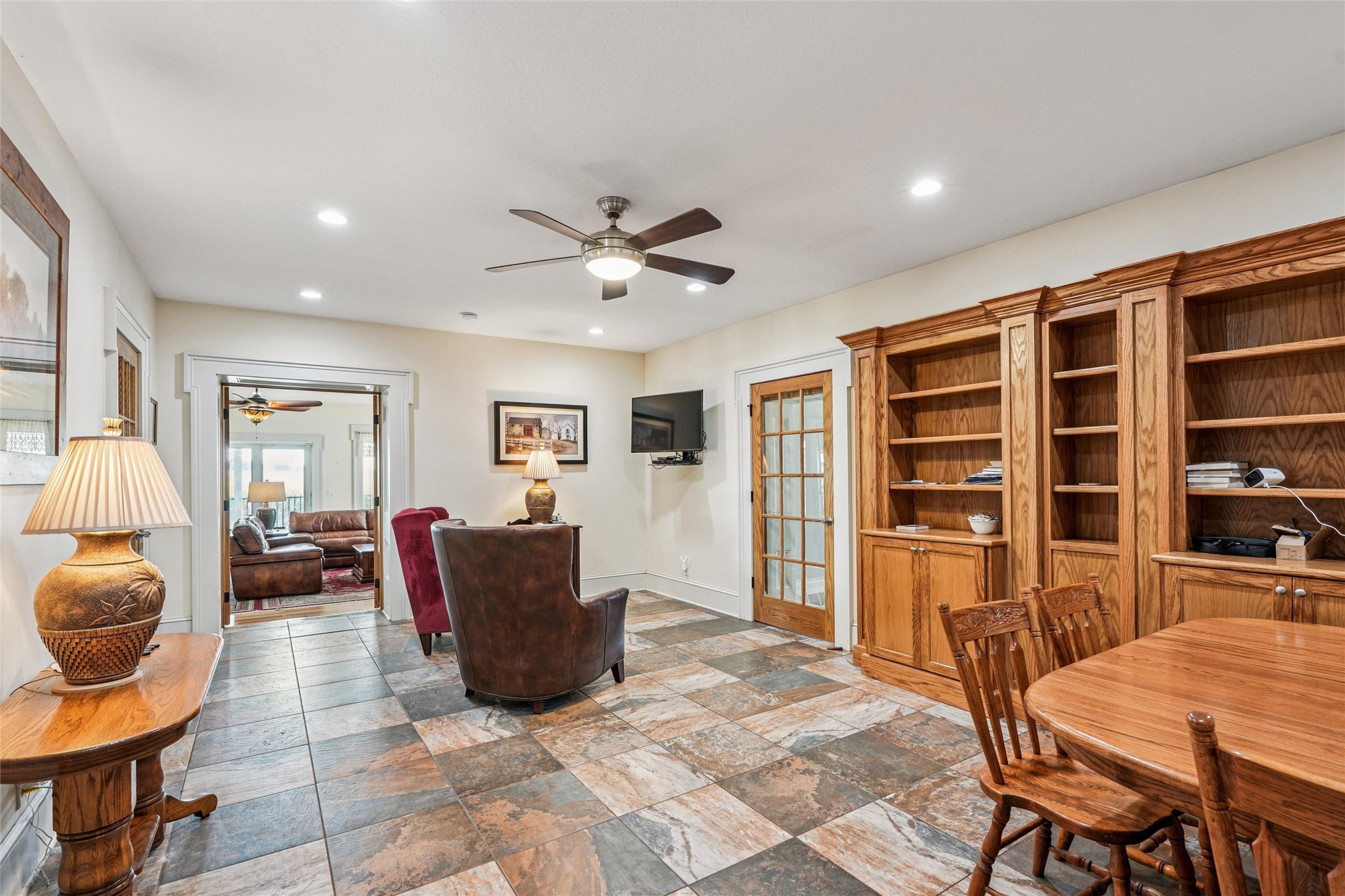 5664 Island Avenue Property Photo 5