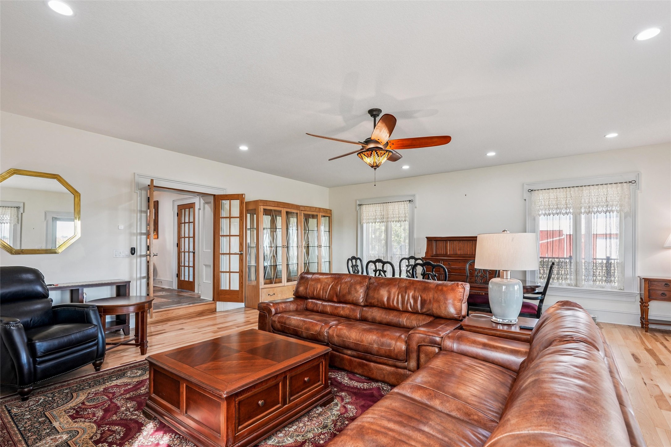 5664 Island Avenue Property Photo 9