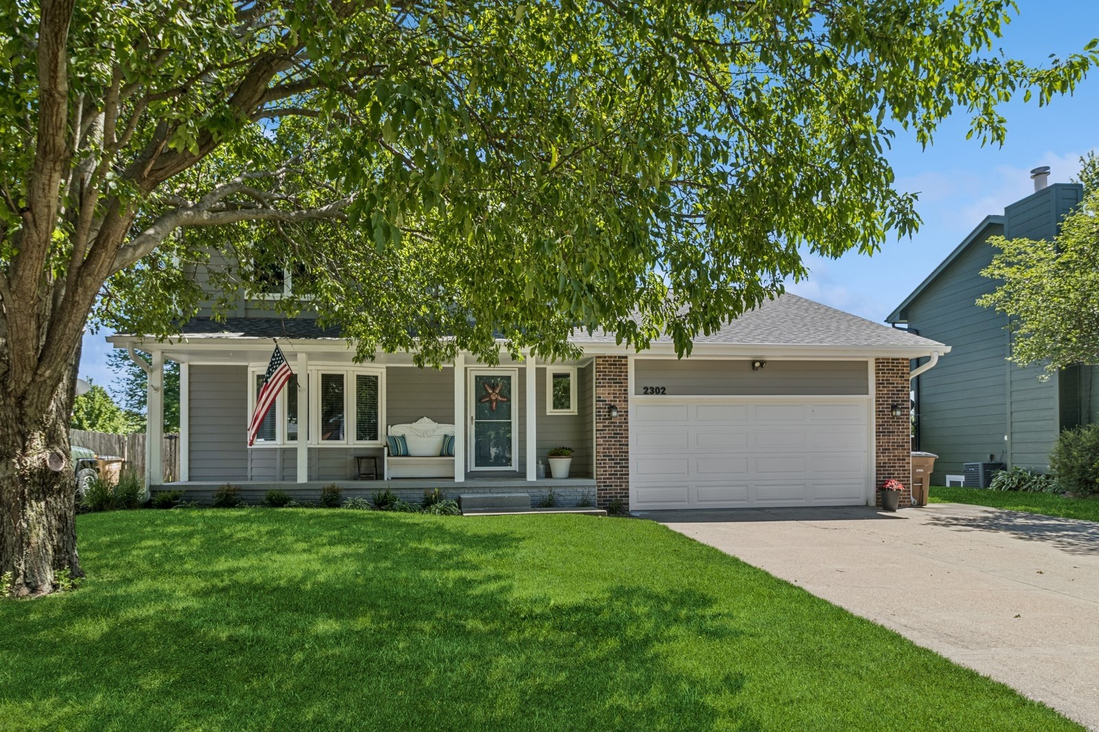 2302 Merle Huff Avenue Property Photo 1