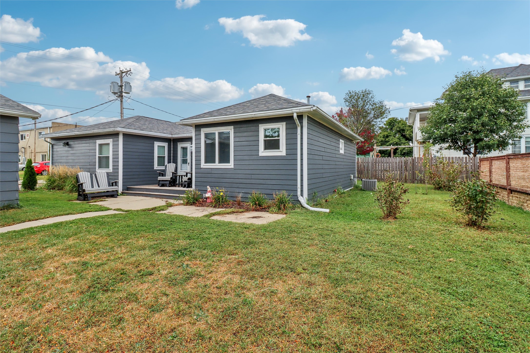 213 E Poplar Street Property Photo 1