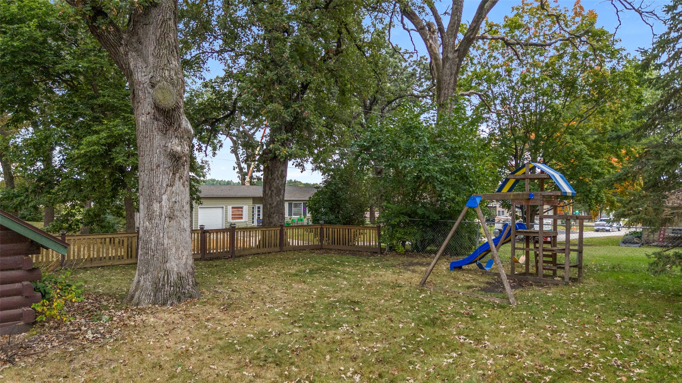 626 18th Street W Property Photo 5