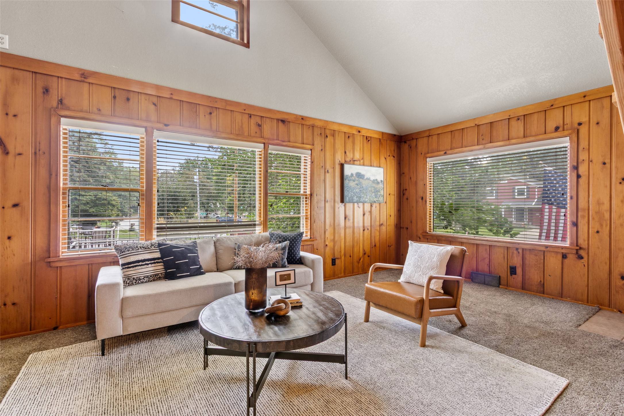 626 18th Street W Property Photo 8