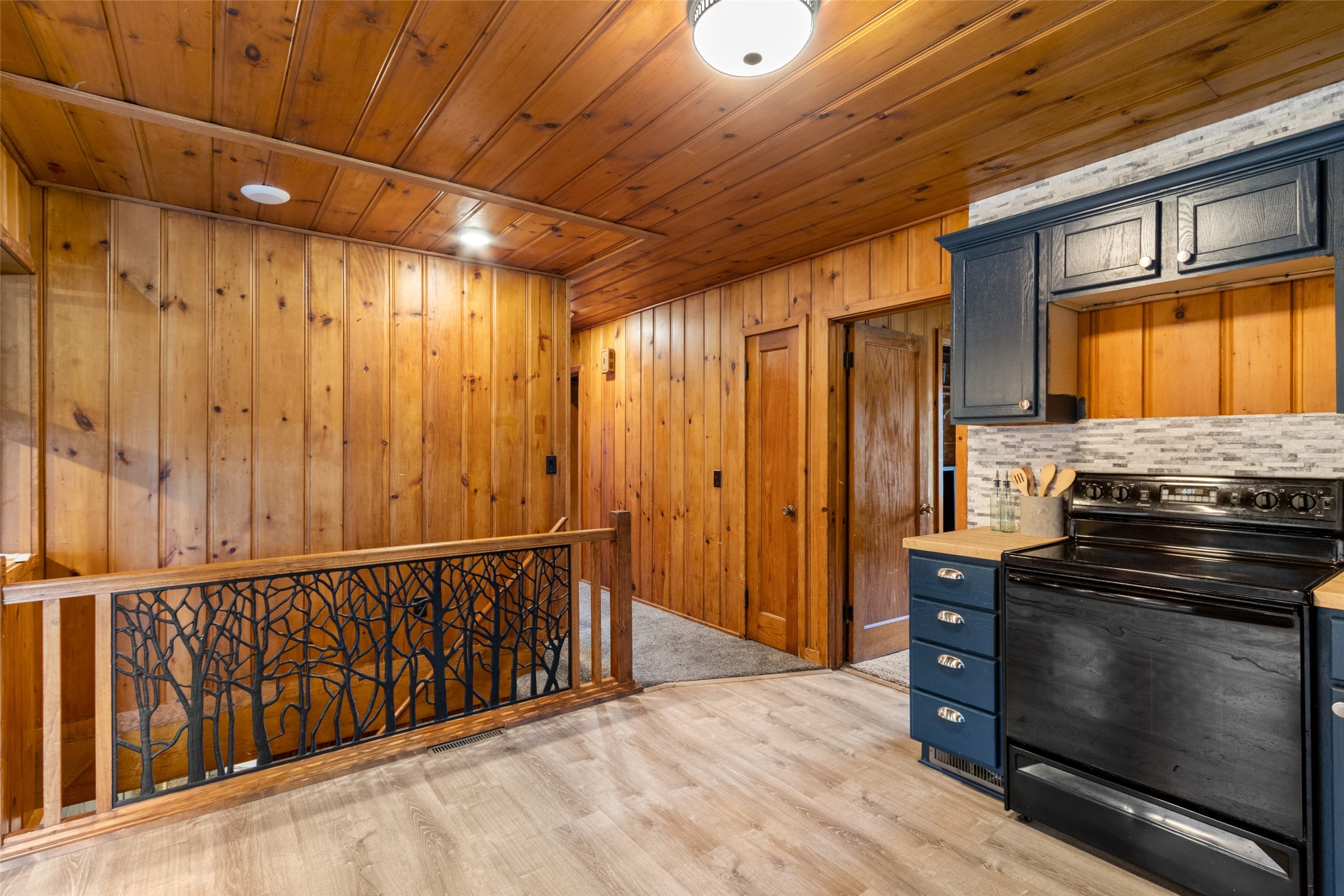626 18th Street W Property Photo 14