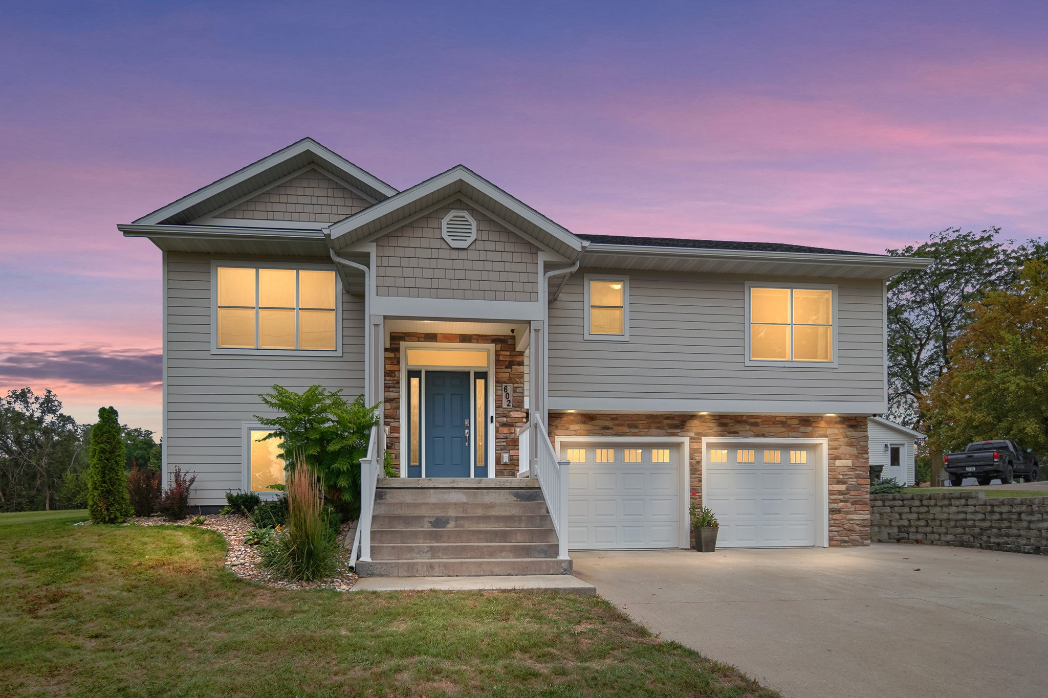 602 S H Street Property Photo 1