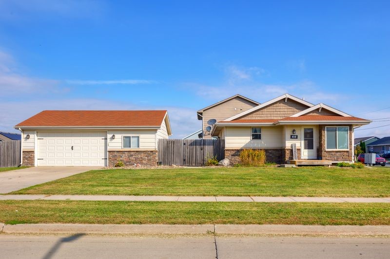 418 Ne Maple Street Property Photo 1