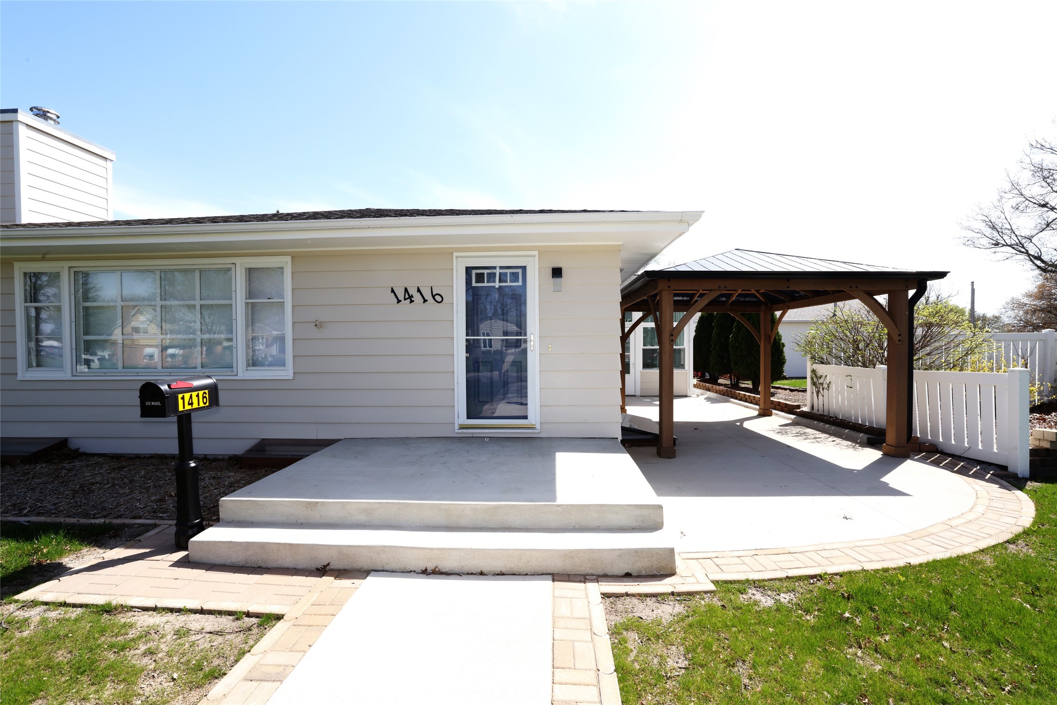 1416 Aldrich Avenue Property Photo 2