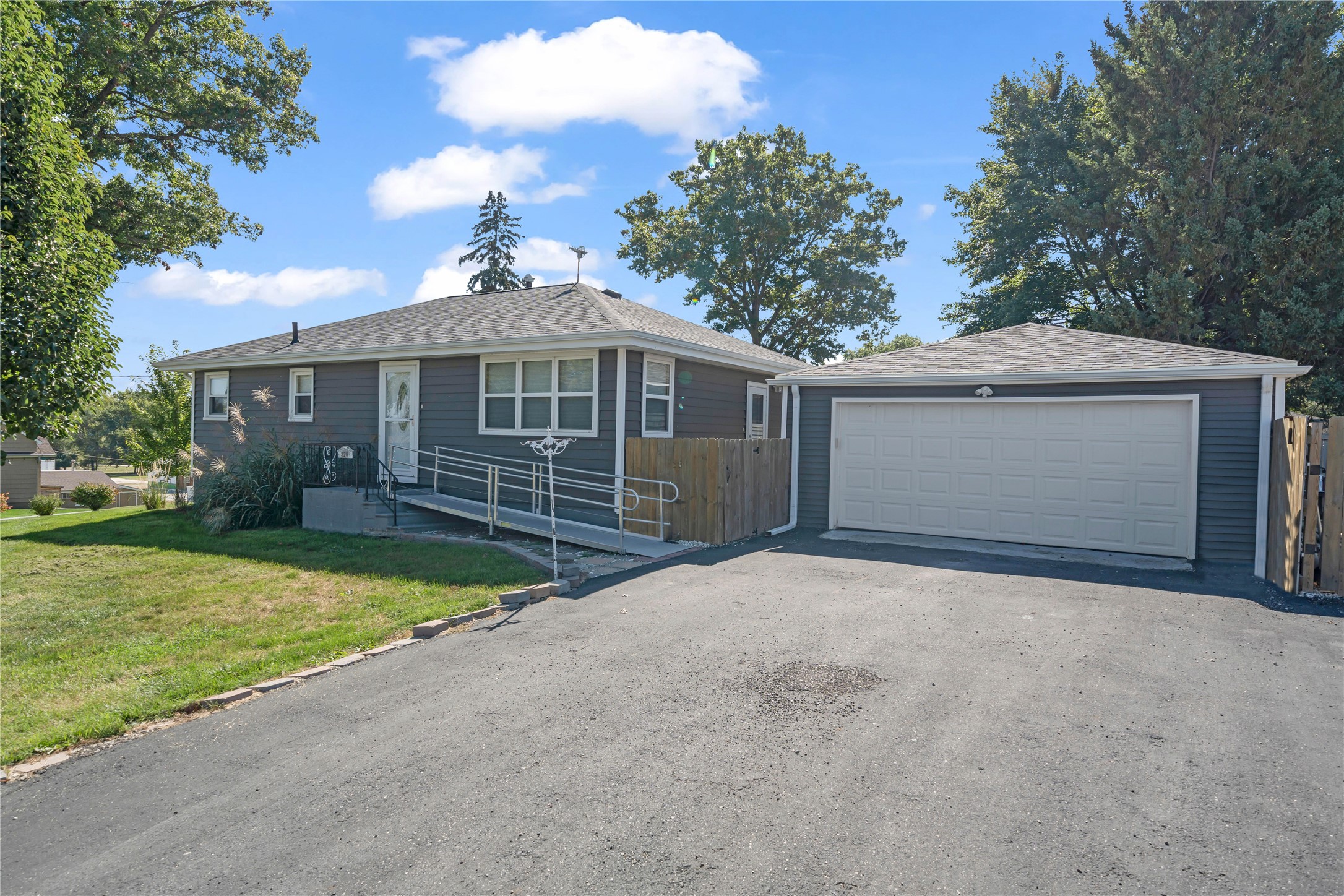 320 Burlington Avenue Property Photo 1