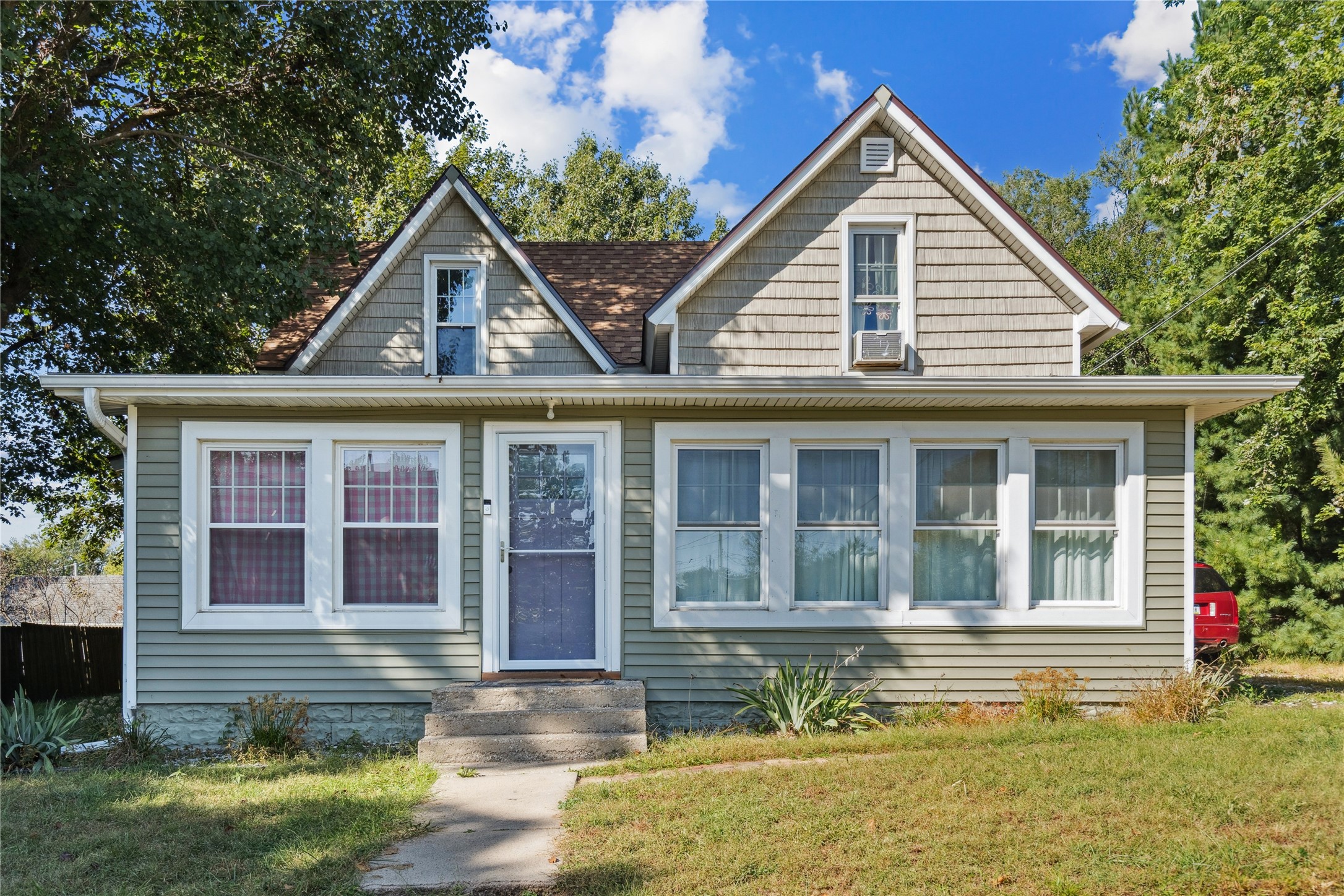 705 Hatton Avenue Property Photo 1