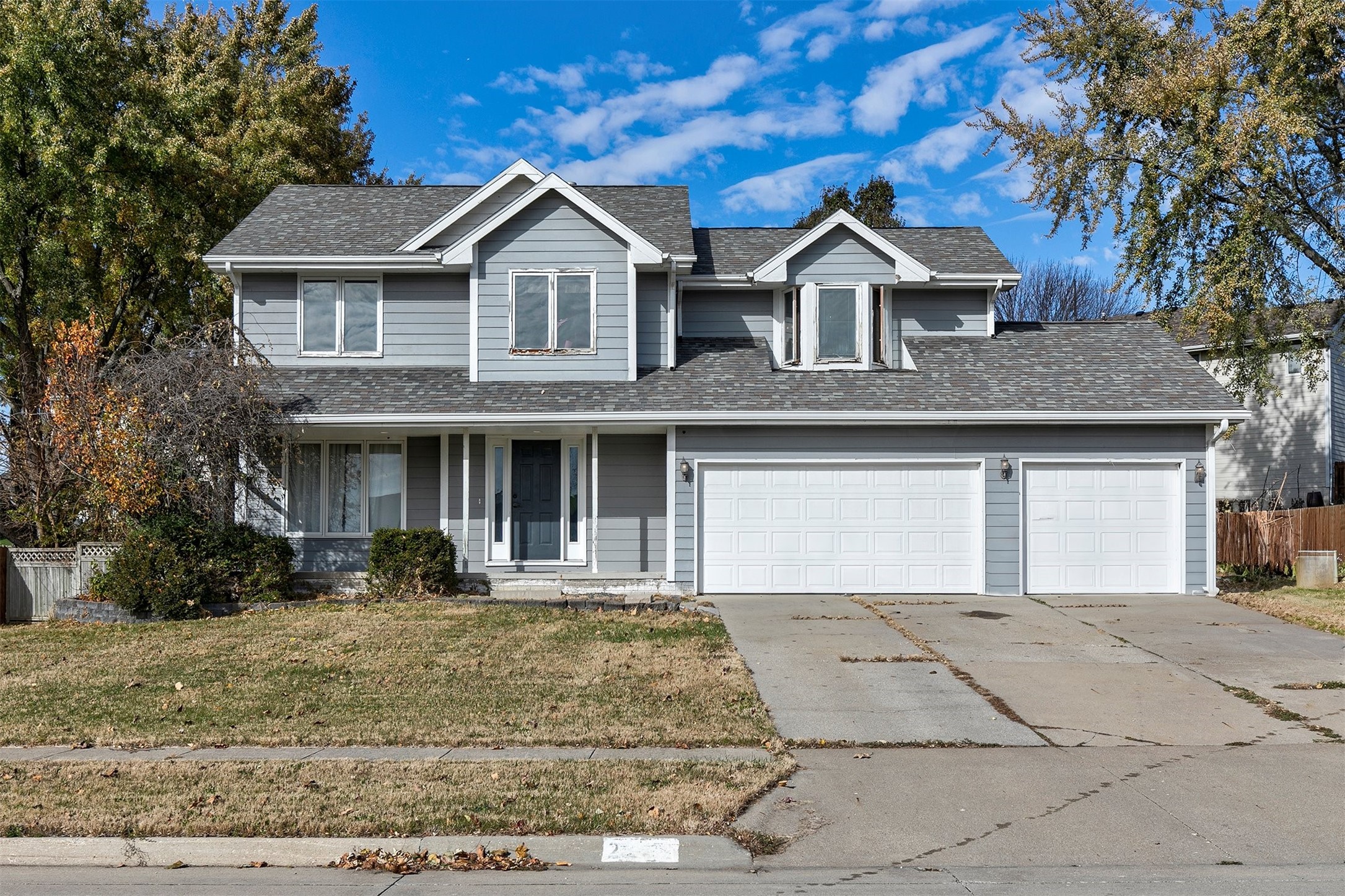 2542 E Leach Avenue Property Photo 1