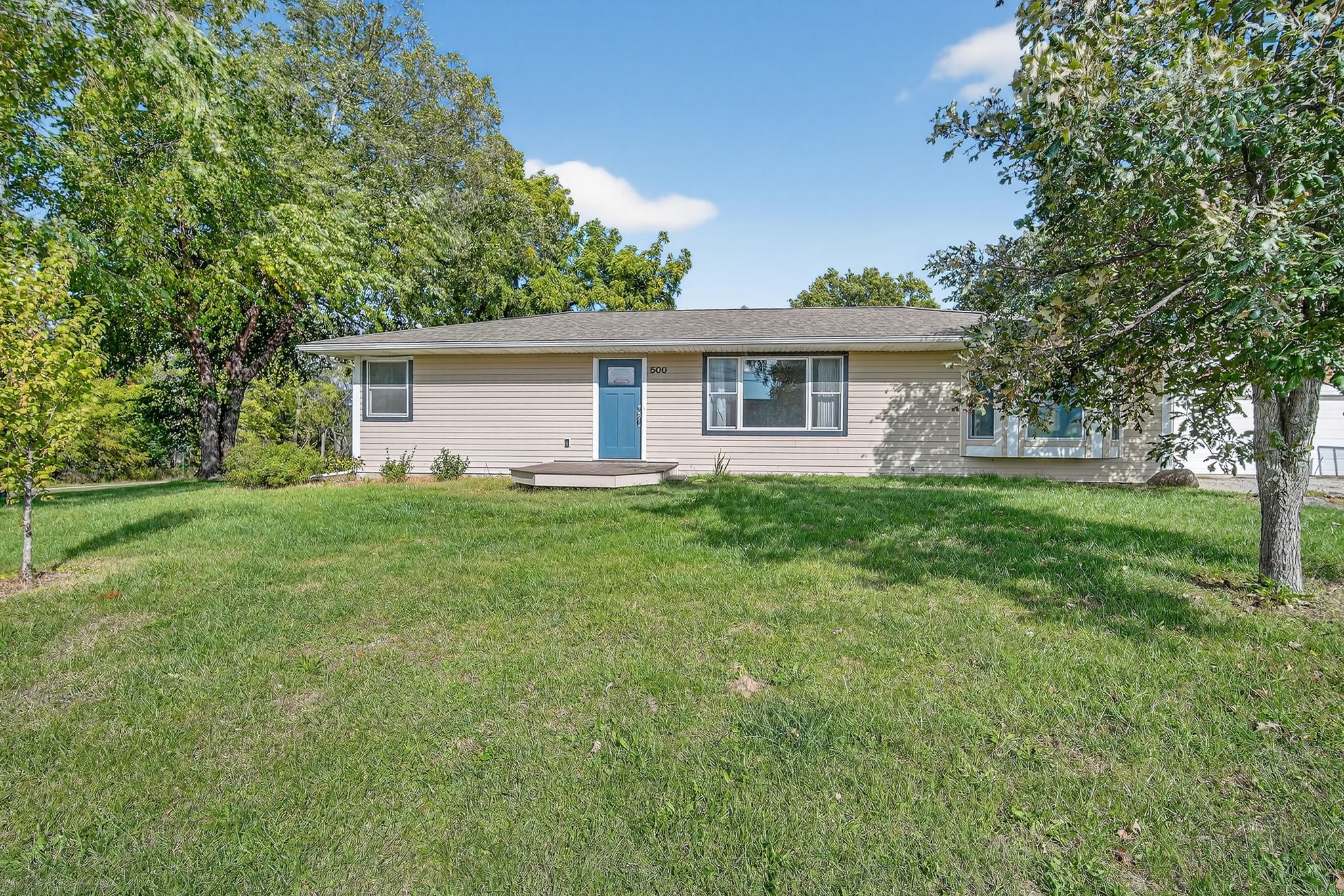 500 E County Line Road Property Photo 1