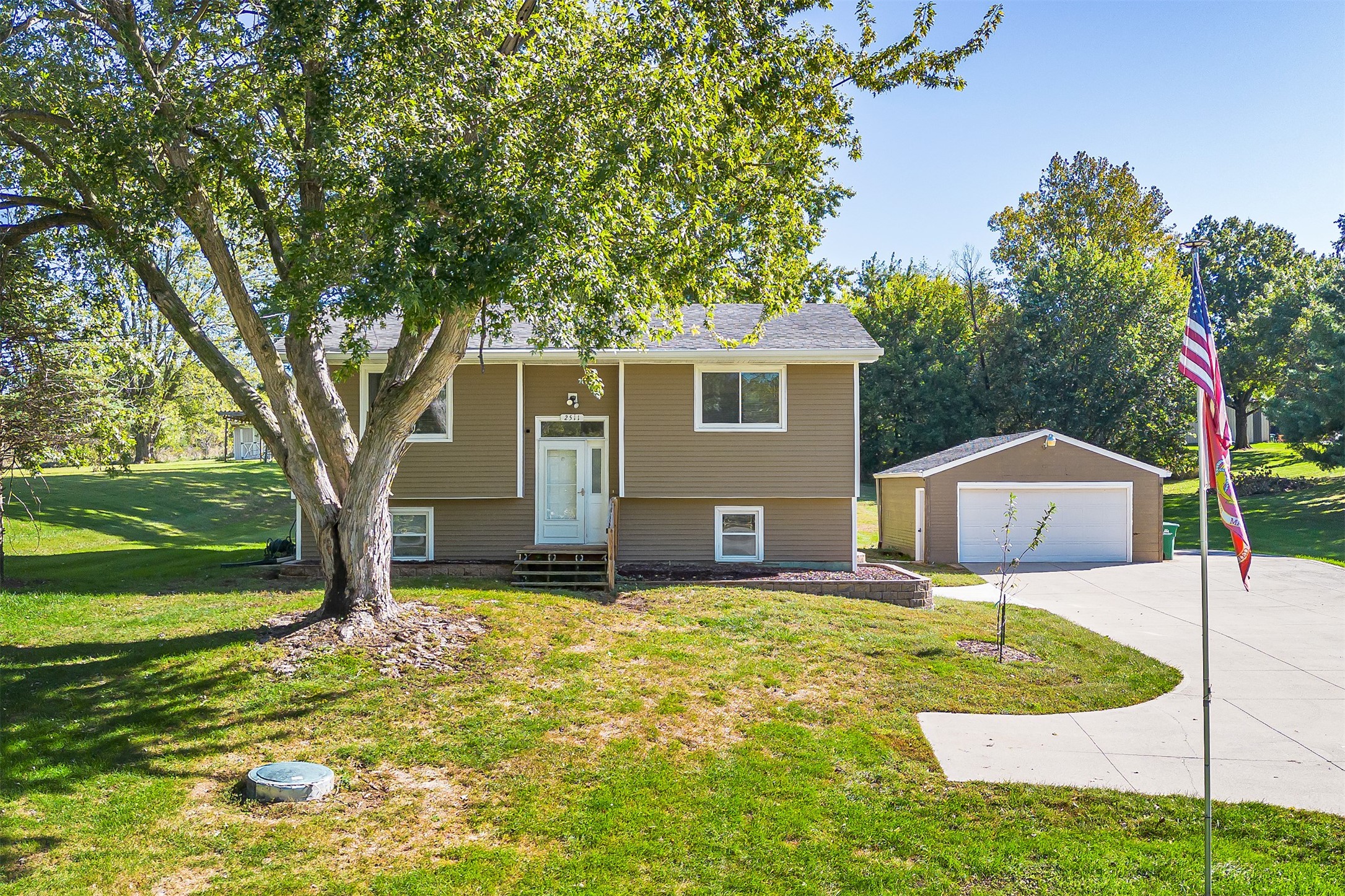 2511 Se 82nd Street Property Photo 1