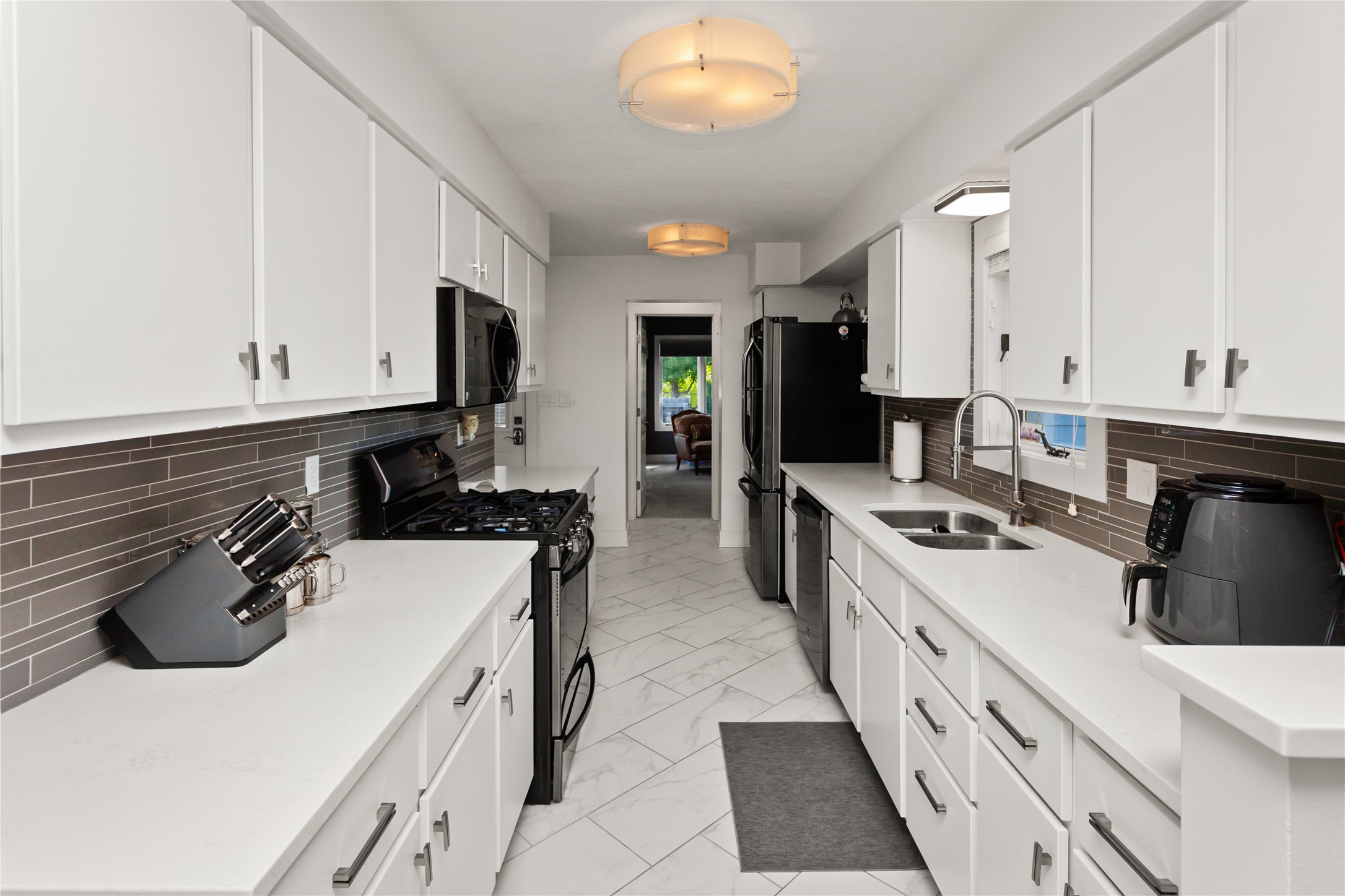 8580 Ashworth Road Property Photo 21