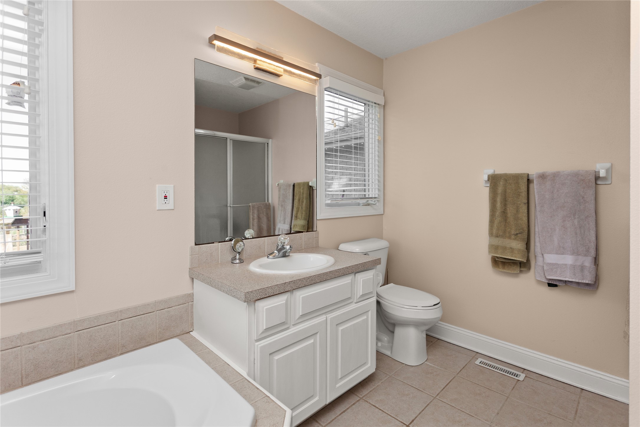 8580 Ashworth Road Property Photo 22