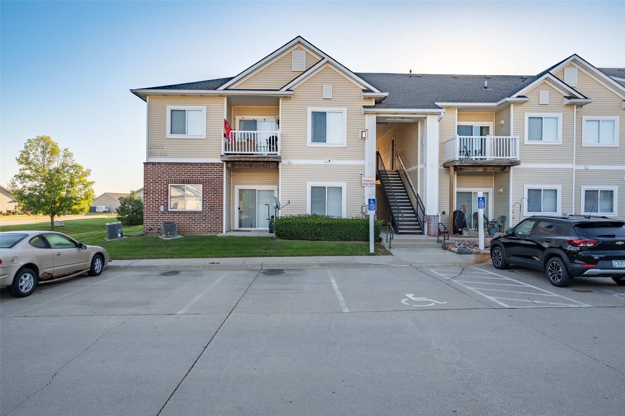 2323 E Porter Avenue 75 Property Photo 1