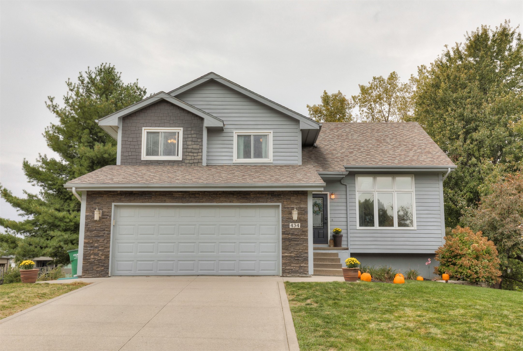 434 Nw Prairie Creek Drive Property Photo 1