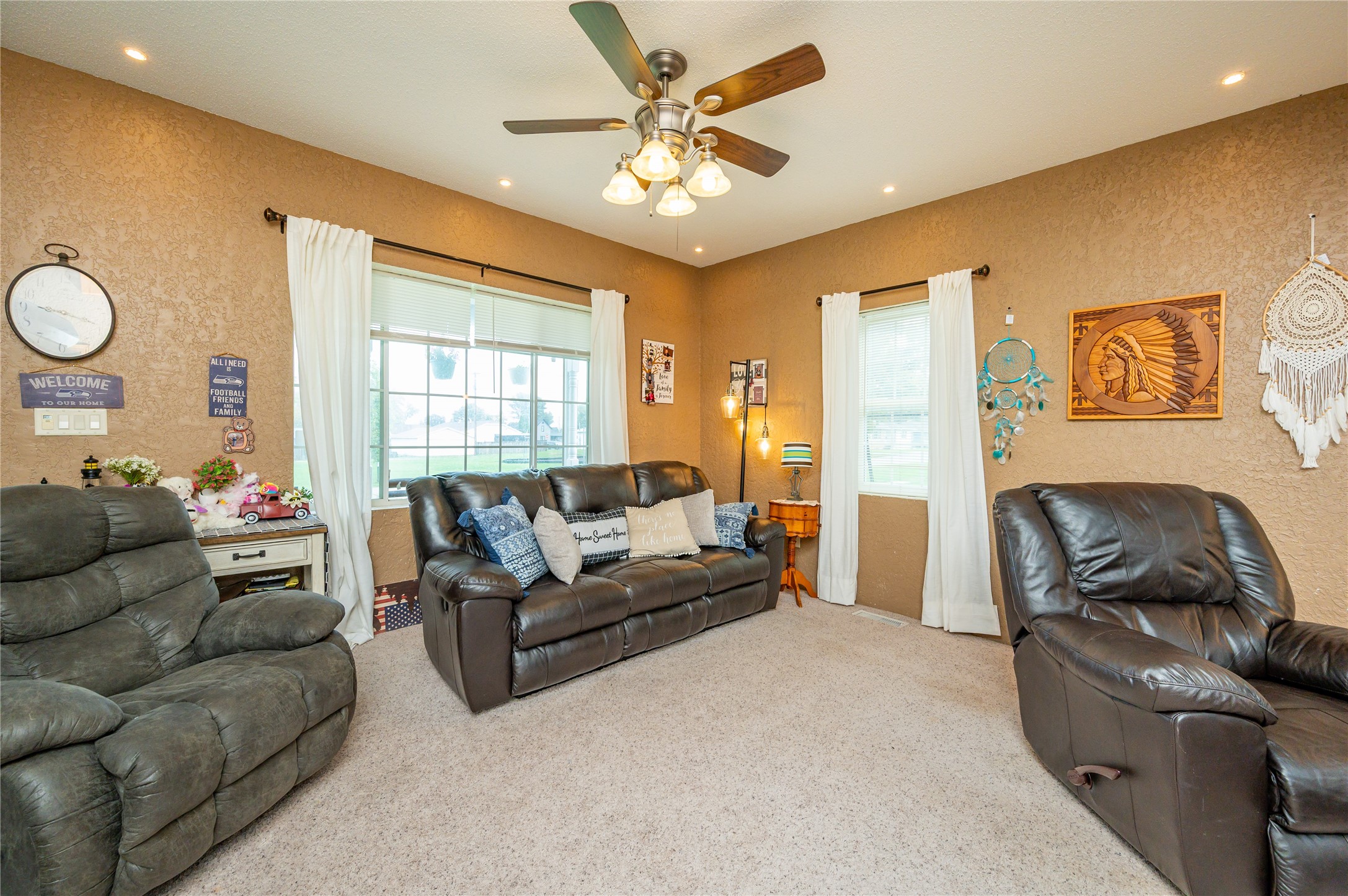 215 W Spring Street Property Photo 5