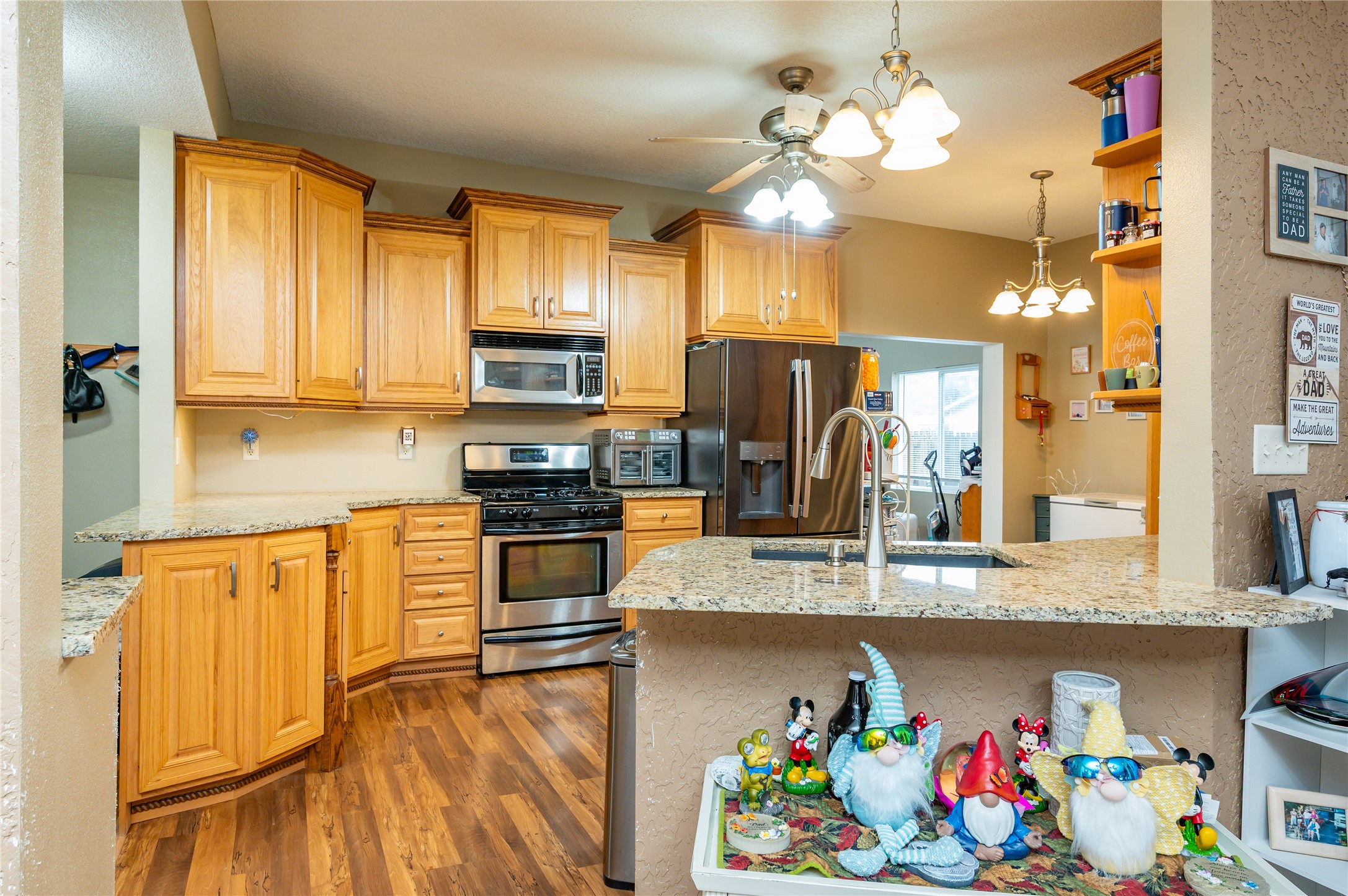 215 W Spring Street Property Photo 8