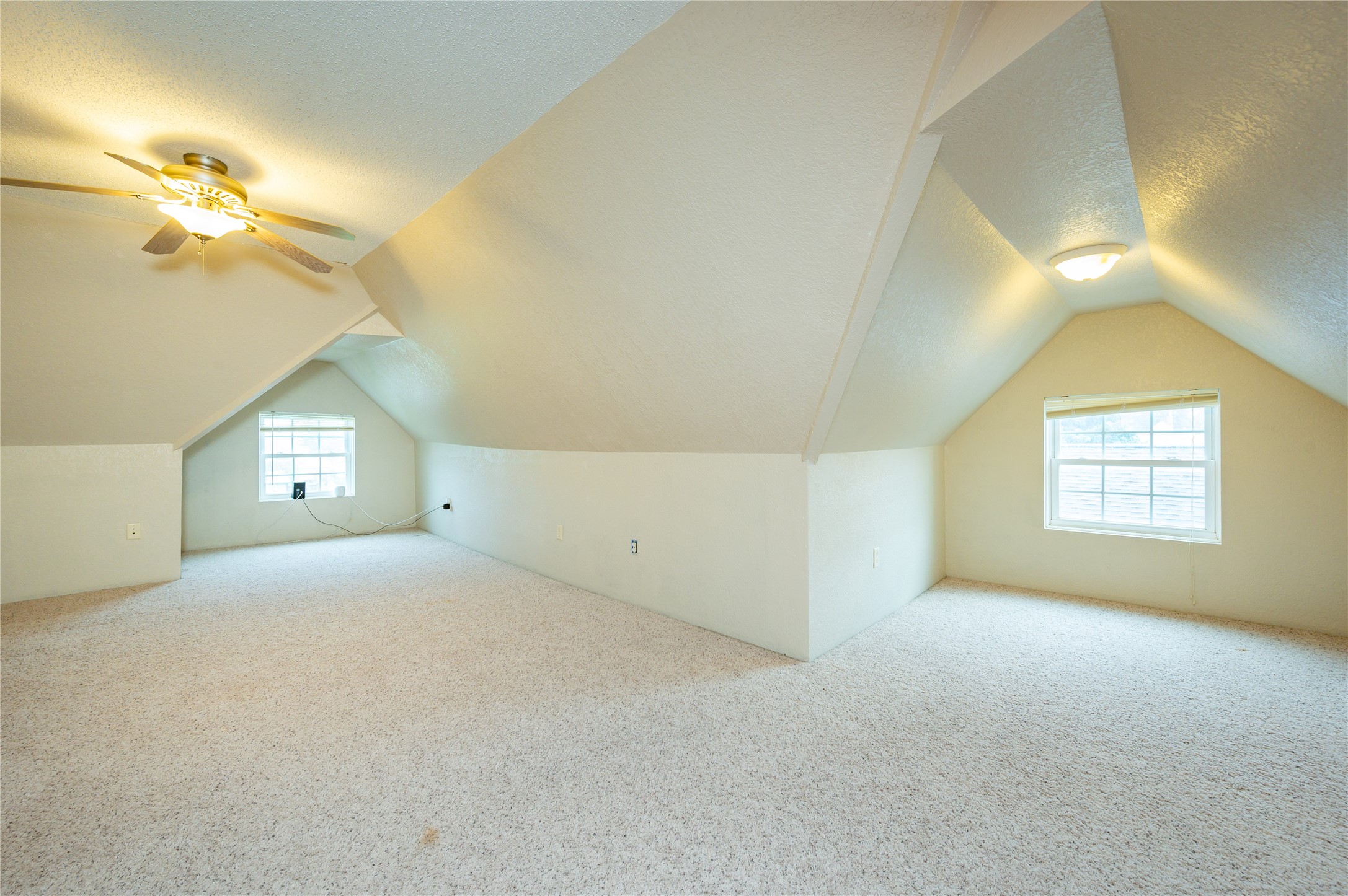 215 W Spring Street Property Photo 18