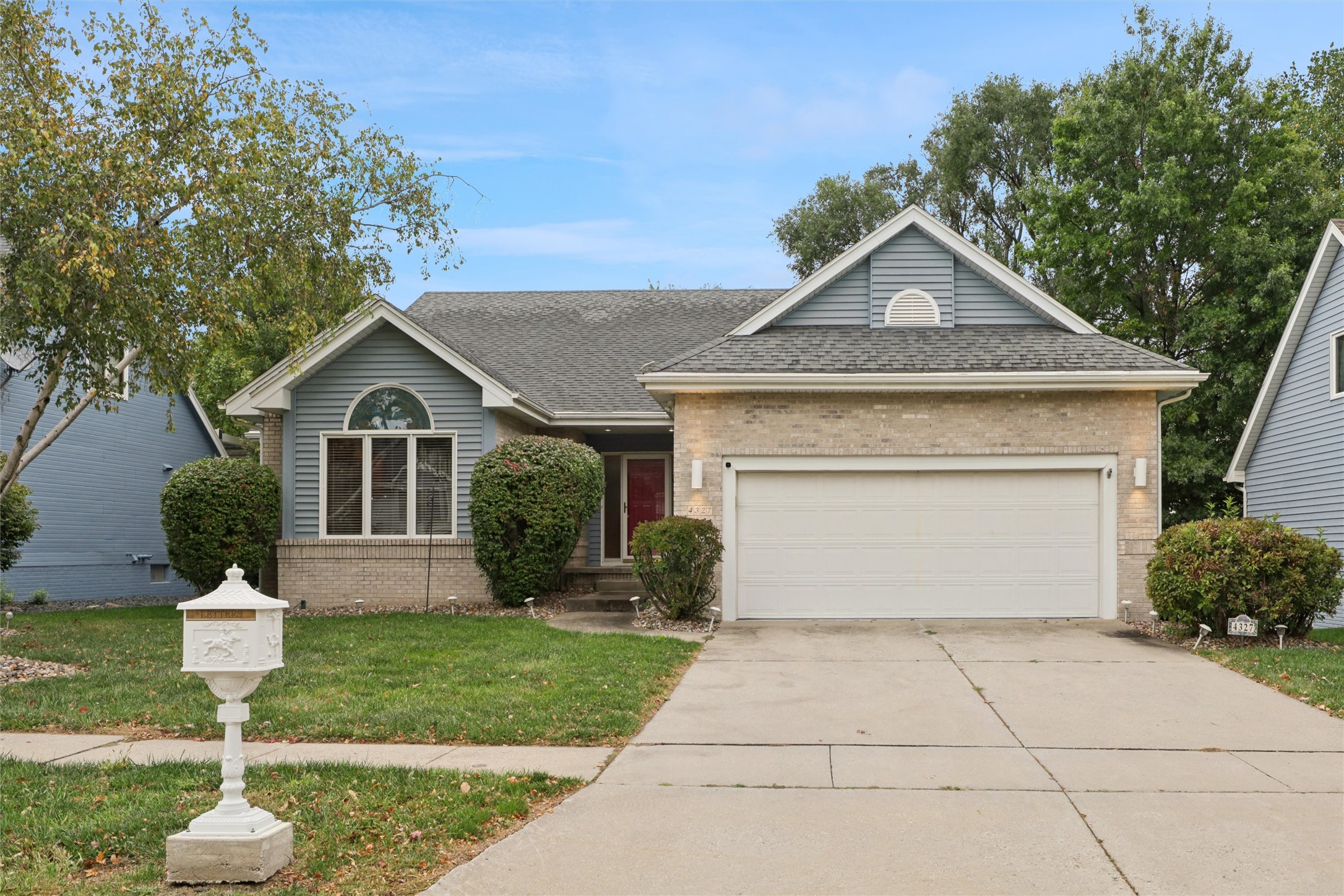 4327 101st Street Property Photo 1