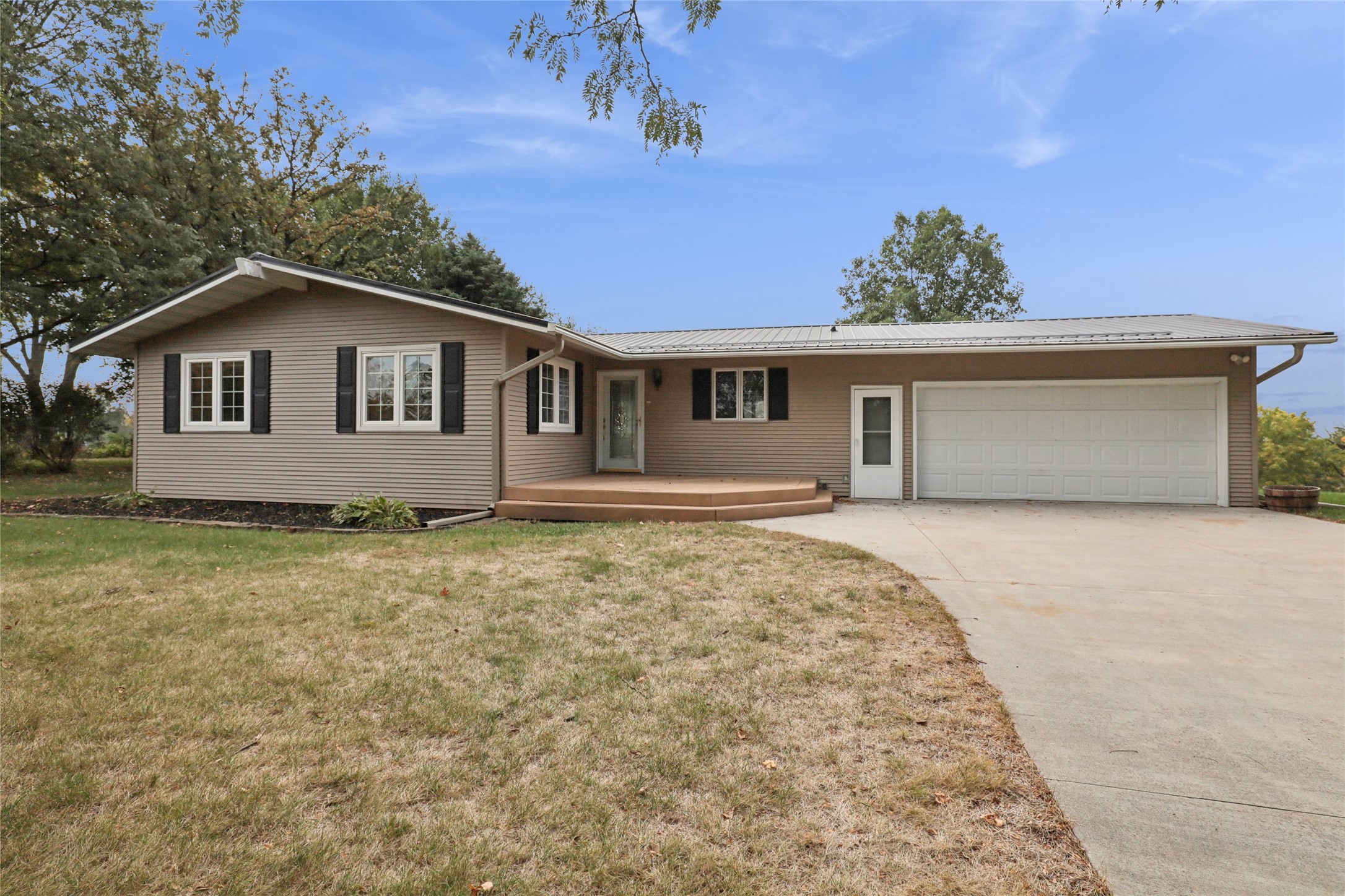 5 Oakridge Drive Property Photo 1