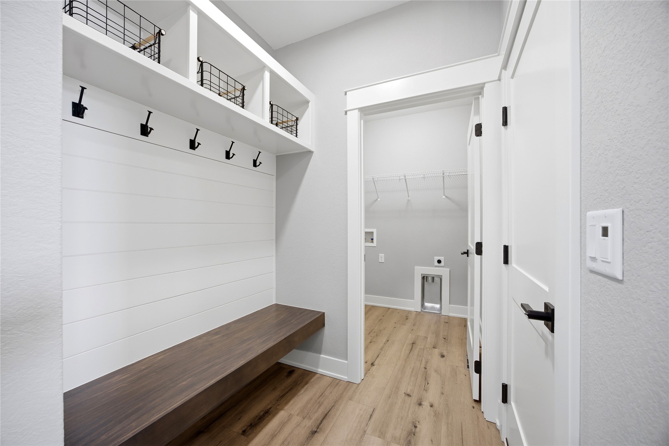 708 Ne Doe Pointe Drive Property Photo 4