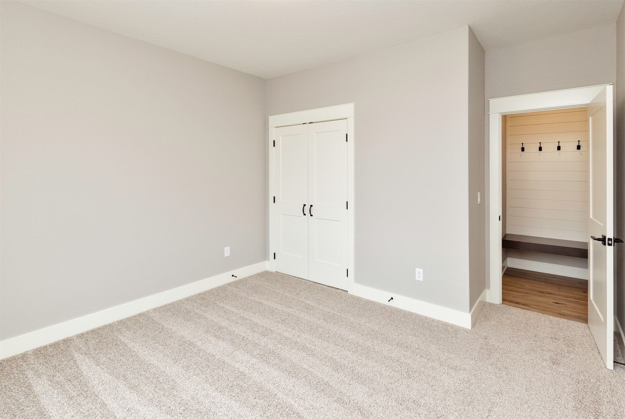 708 Ne Doe Pointe Drive Property Photo 18