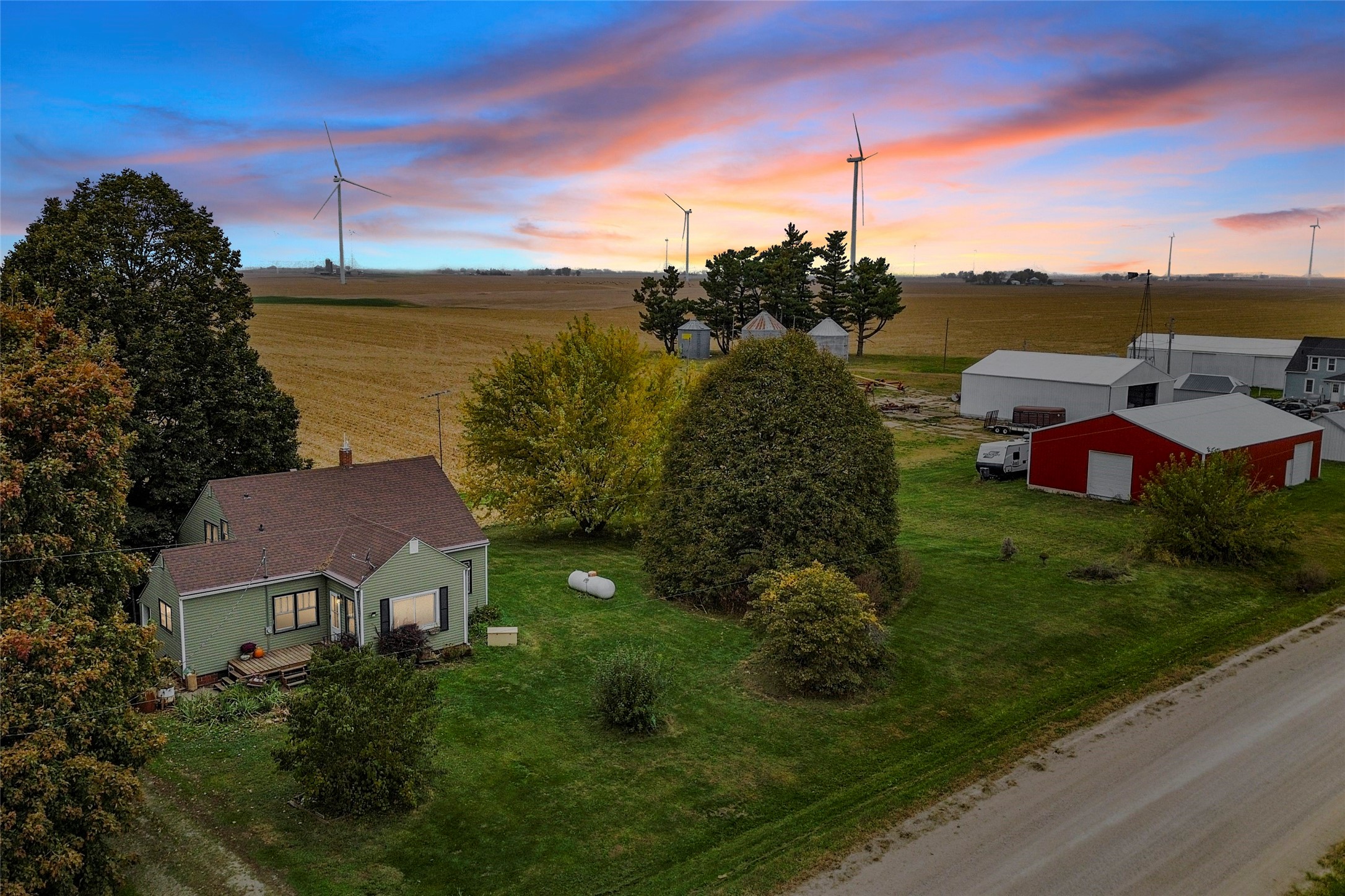 1495 Hickory Avenue Property Photo 1