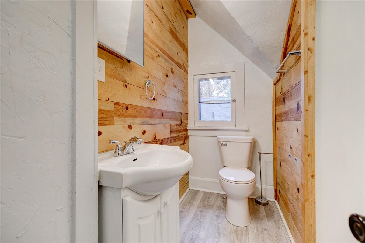 812 Euclid Avenue Property Photo 22