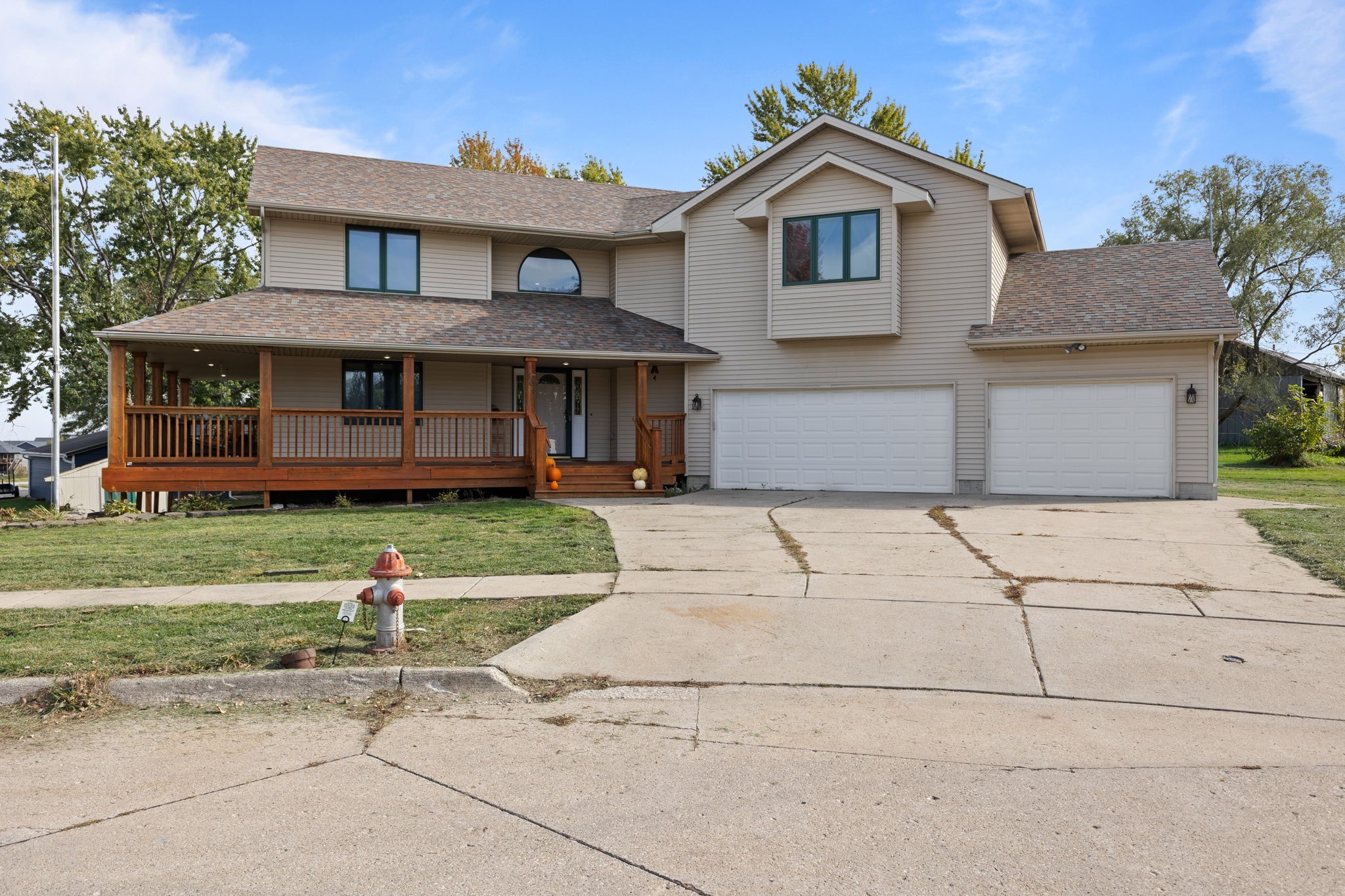 804 Marshall Court N Property Photo 1