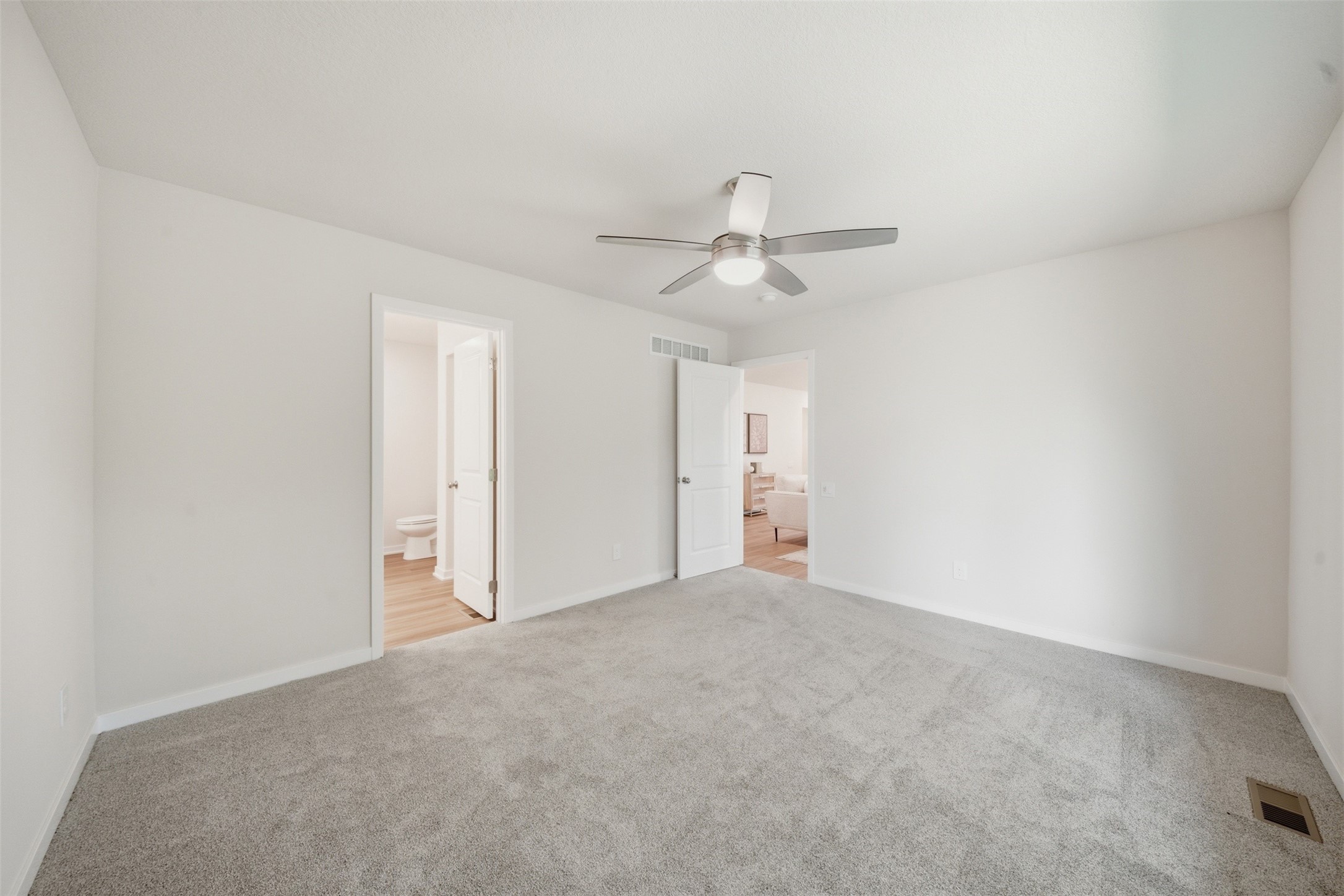 1000 Commons Court Property Photo 12