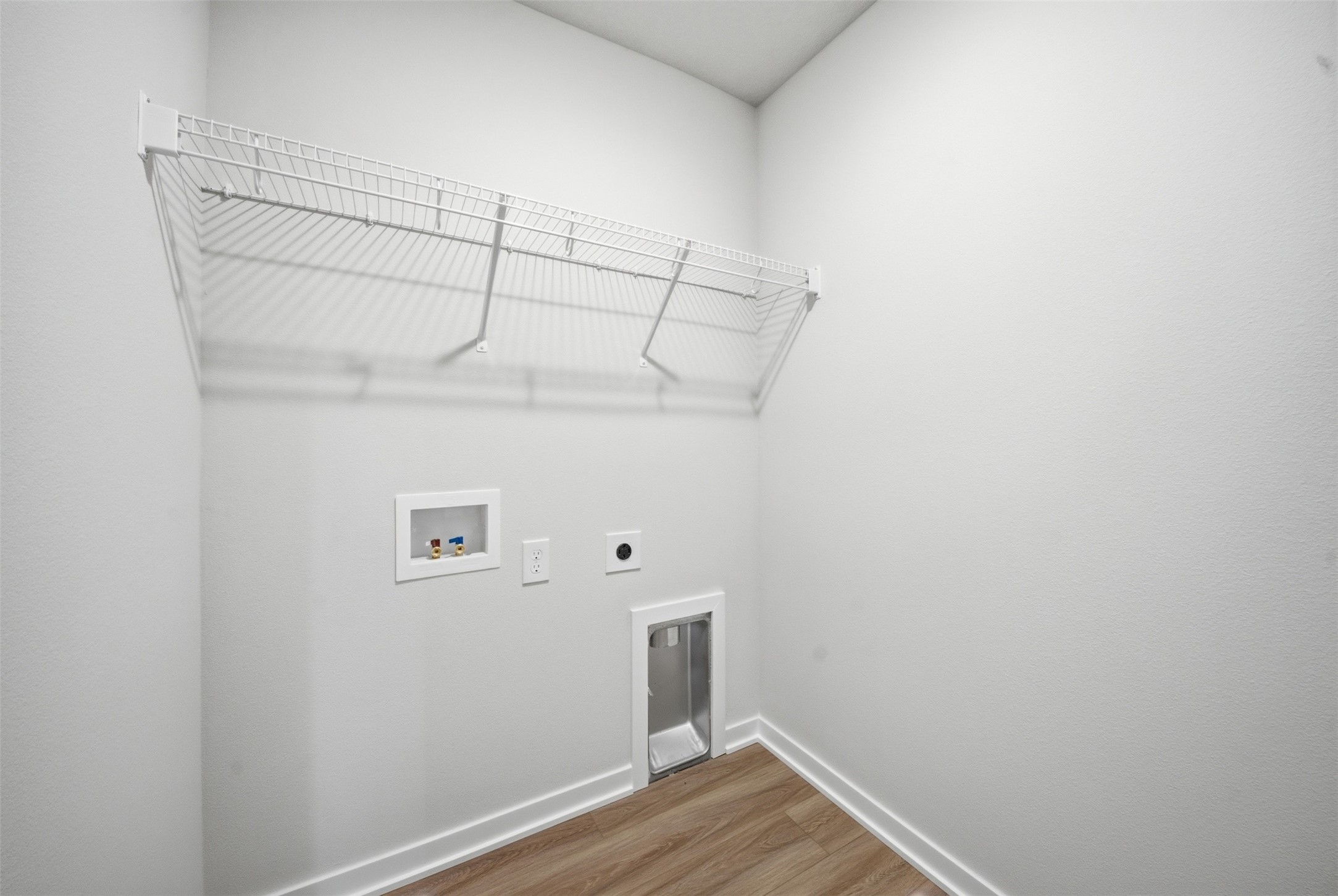 1000 Commons Court Property Photo 17