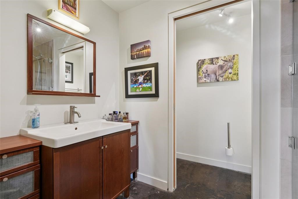 112 11th Street 503 Property Photo 13