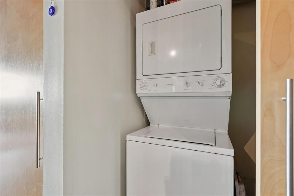 112 11th Street 503 Property Photo 14
