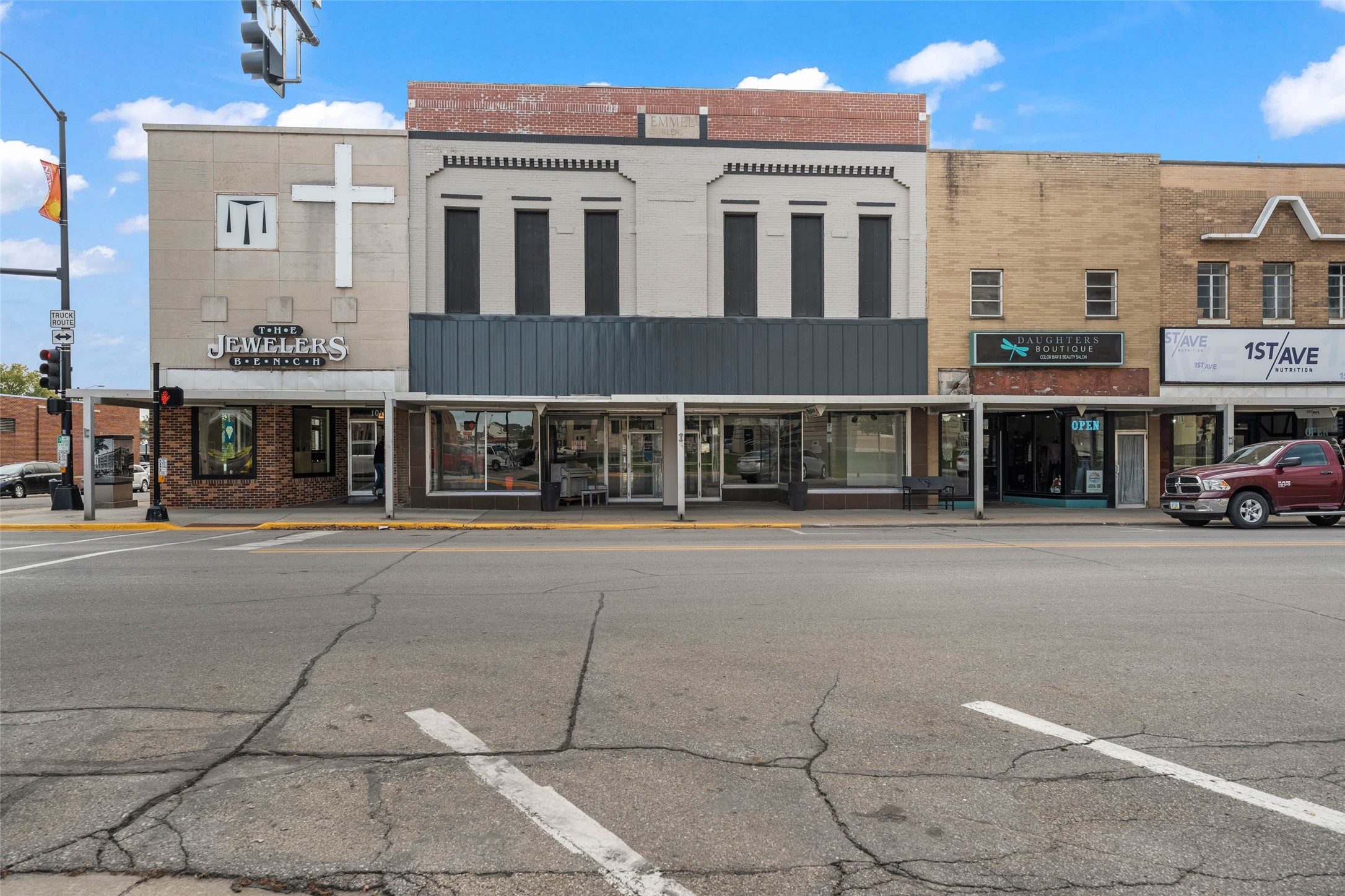 103 1st Avenue W Property Photo 1