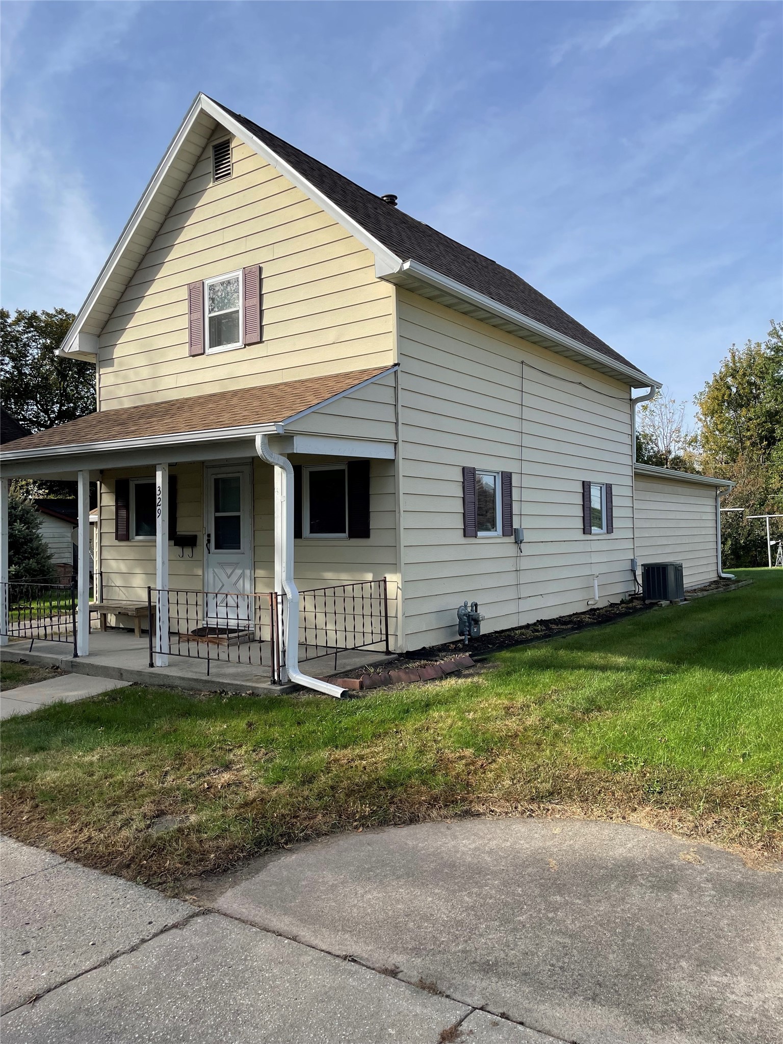 329 Broad Street Property Photo 14