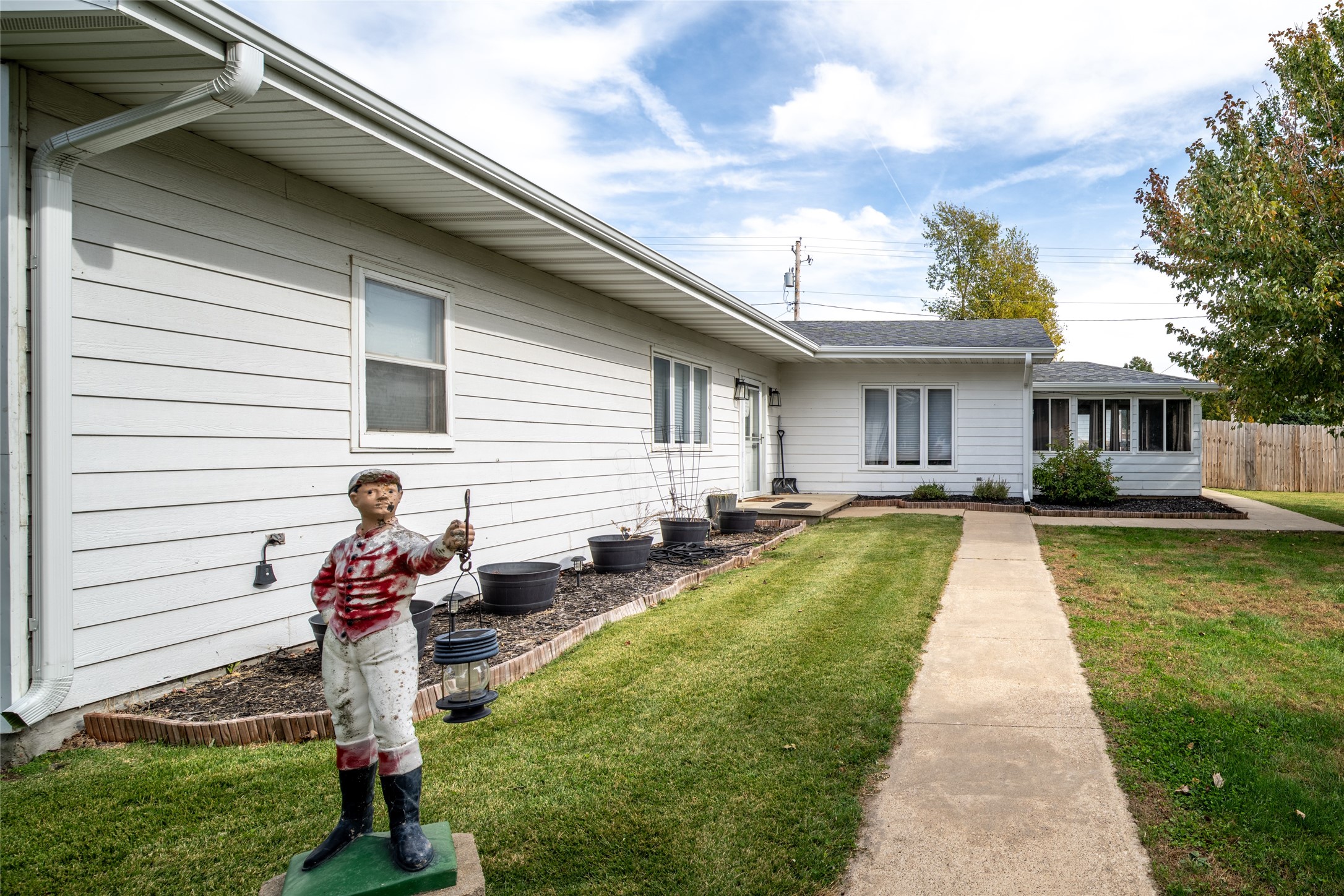 707 Walnut Avenue Property Photo 1