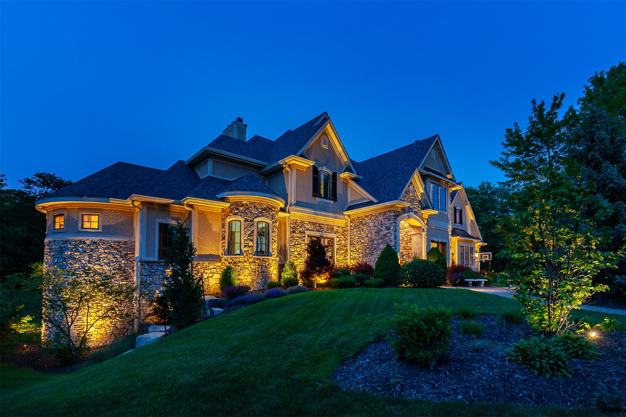 809 Ne Bridge Creek Court Property Photo 1