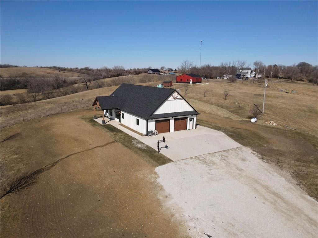 505 W Summit Street Property Photo 1