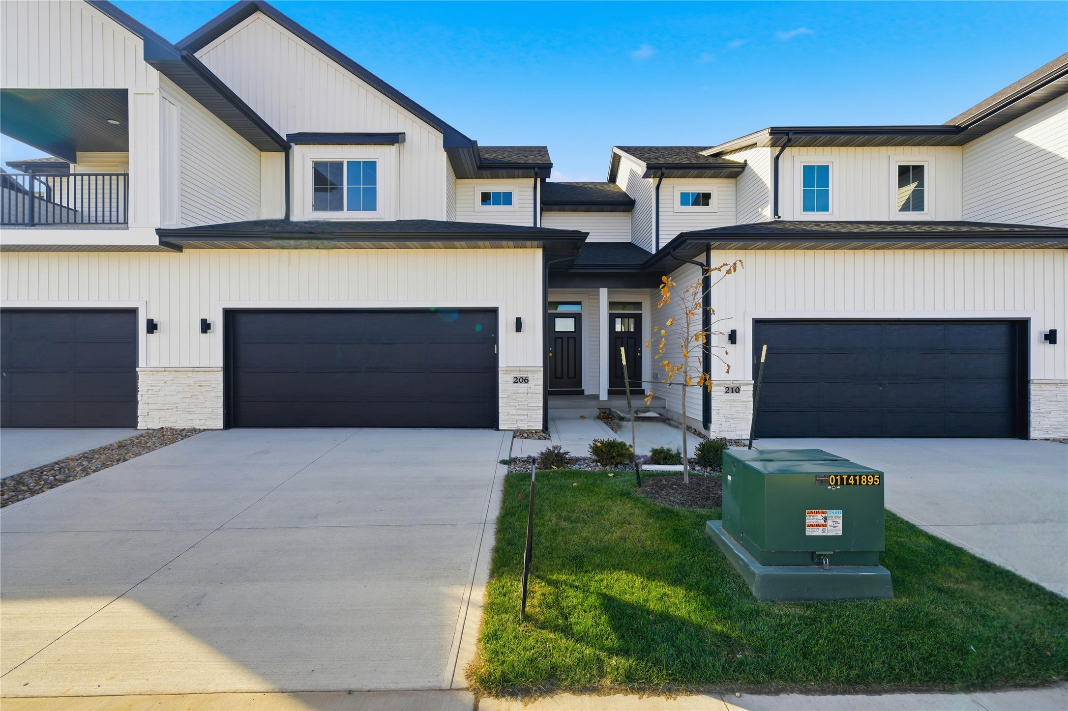 206 Ne Doe Pointe Lane Property Photo 1