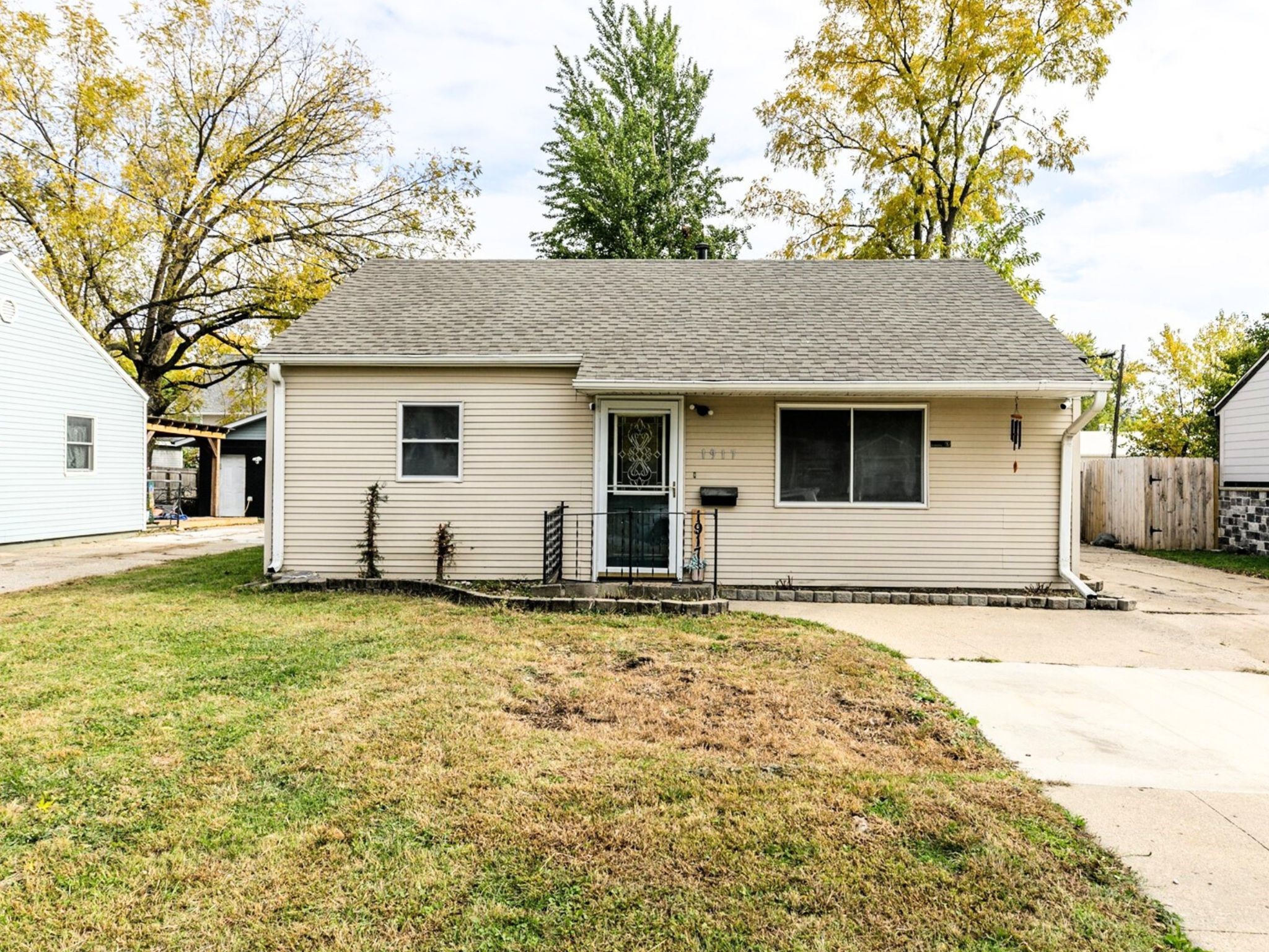 1917 59th Street Property Photo 1