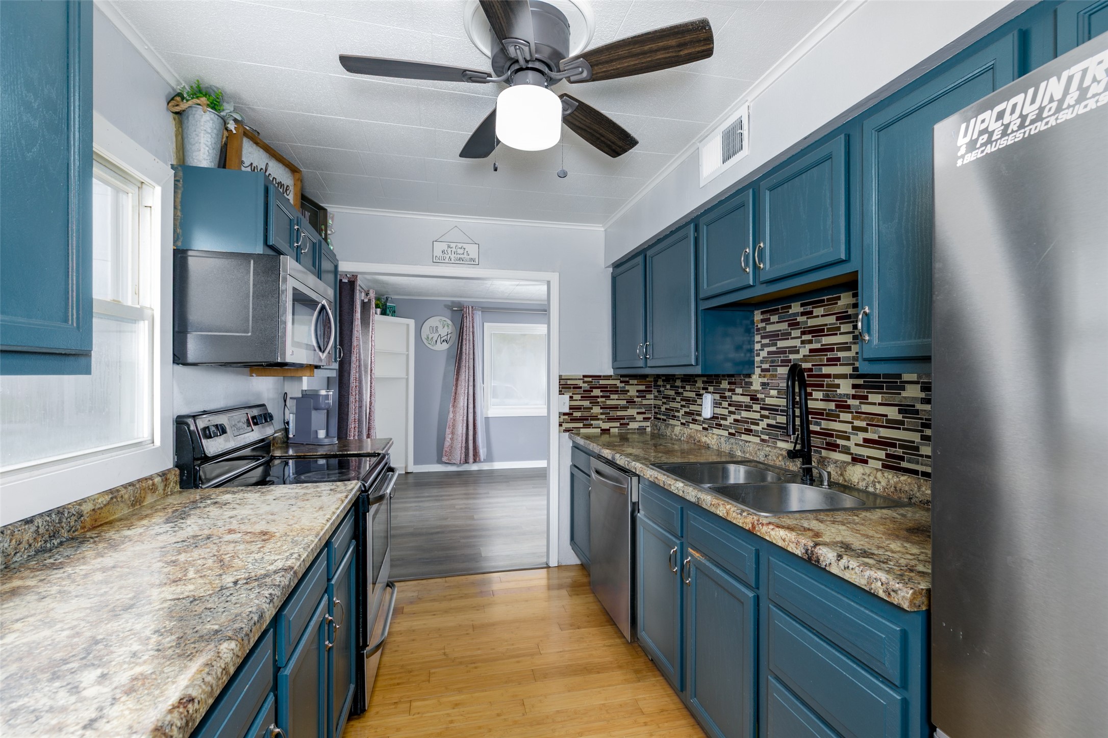 1917 59th Street Property Photo 6