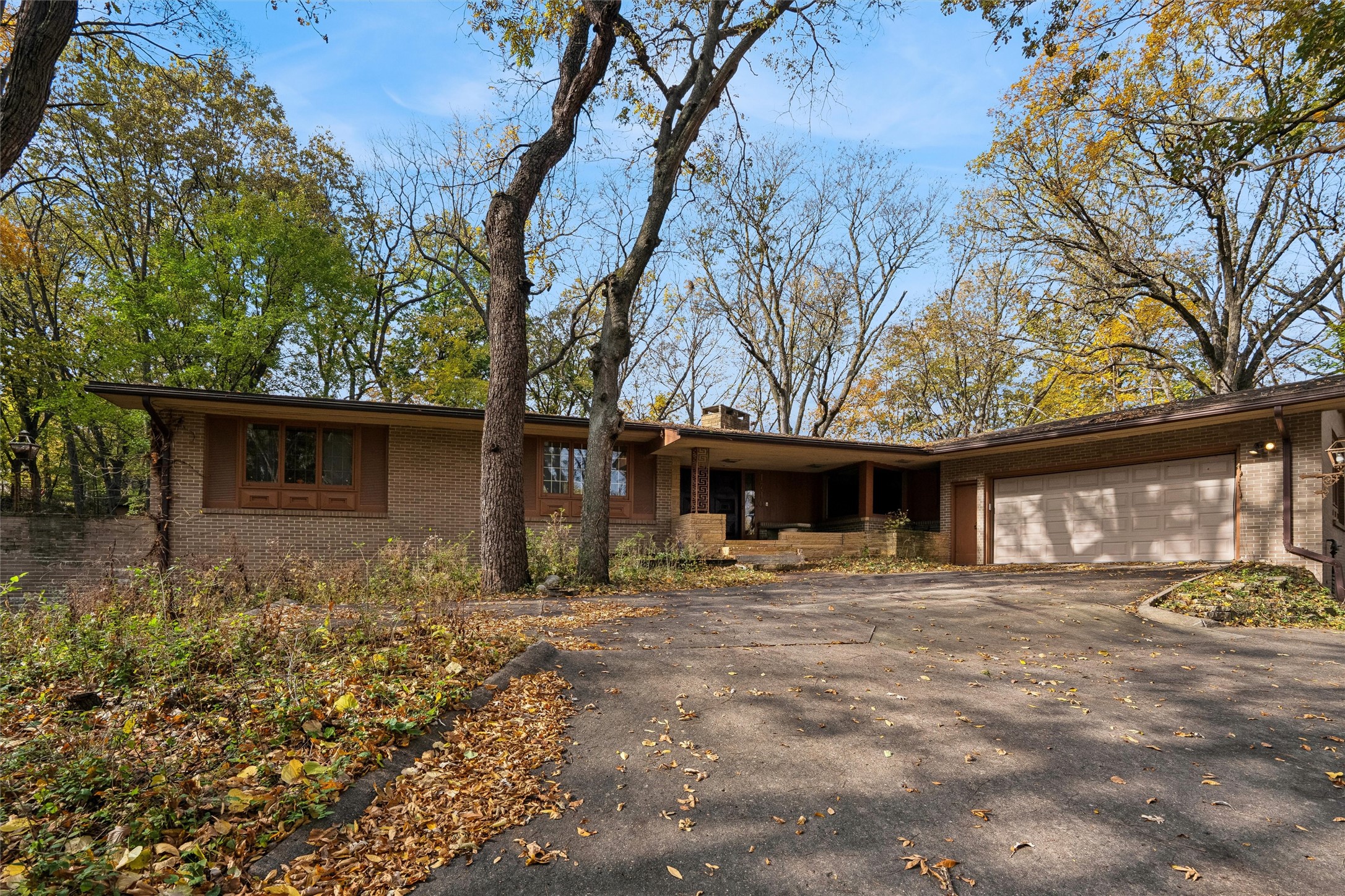 1710 Plaza Circle Property Photo 1